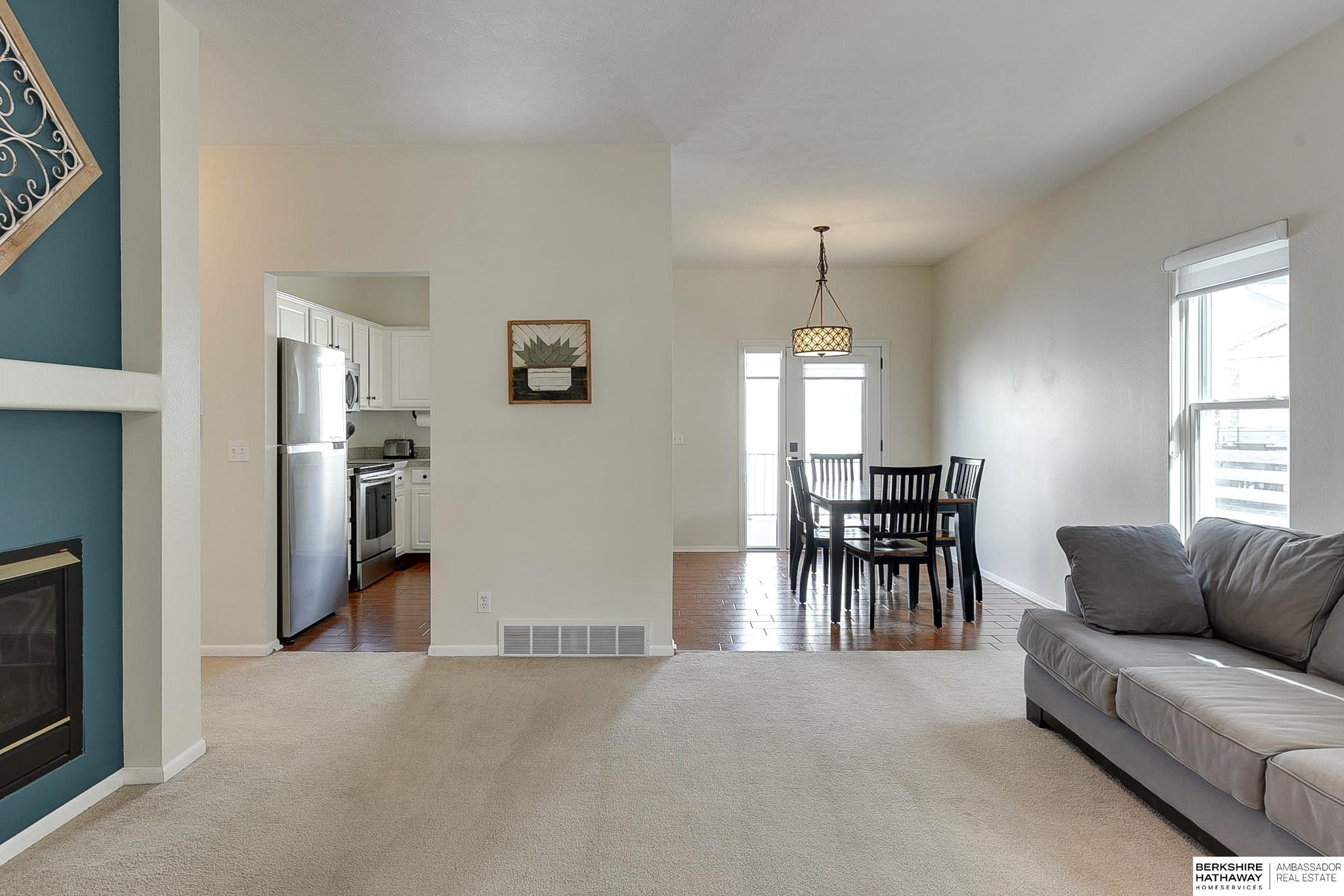 Omaha, Nebraska 68116, United States, 2 Bedrooms Bedrooms, ,2 BathroomsBathrooms,Residential,Pending,76934