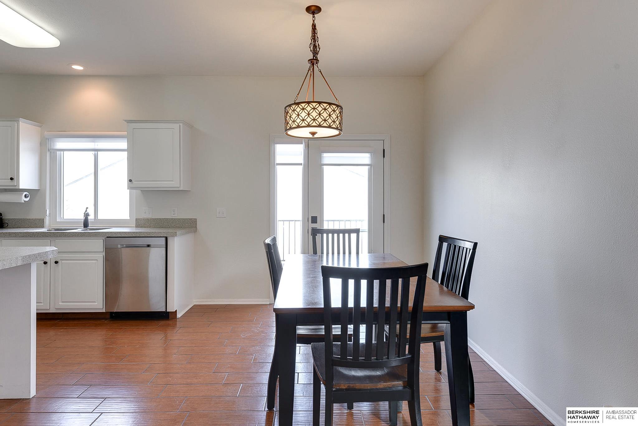 Omaha, Nebraska 68116, United States, 2 Bedrooms Bedrooms, ,2 BathroomsBathrooms,Residential,Pending,76934