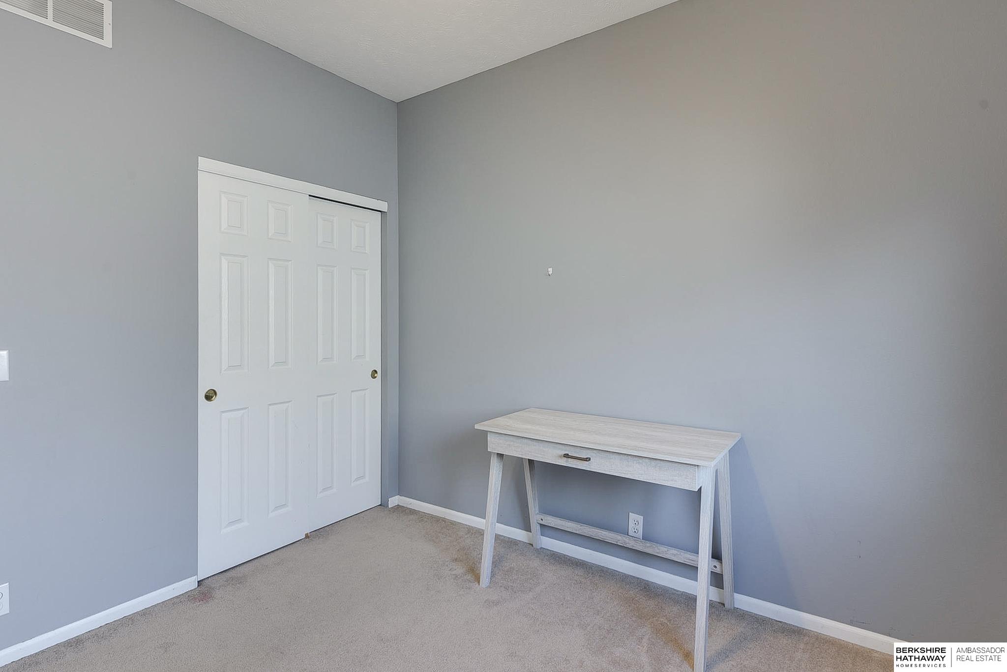 Omaha, Nebraska 68116, United States, 2 Bedrooms Bedrooms, ,2 BathroomsBathrooms,Residential,Pending,76934