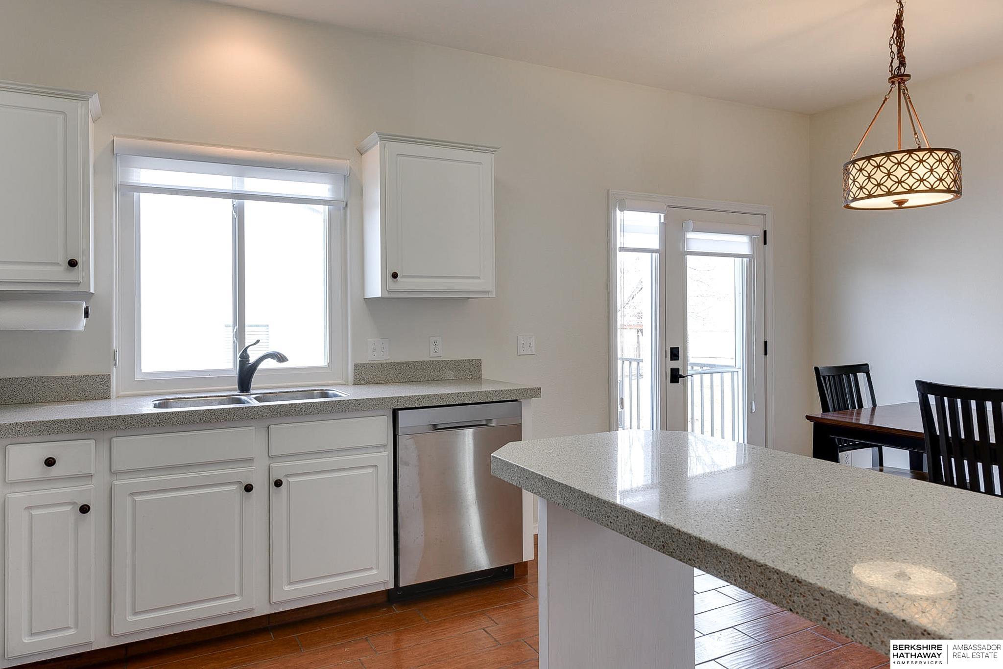 Omaha, Nebraska 68116, United States, 2 Bedrooms Bedrooms, ,2 BathroomsBathrooms,Residential,Pending,76934