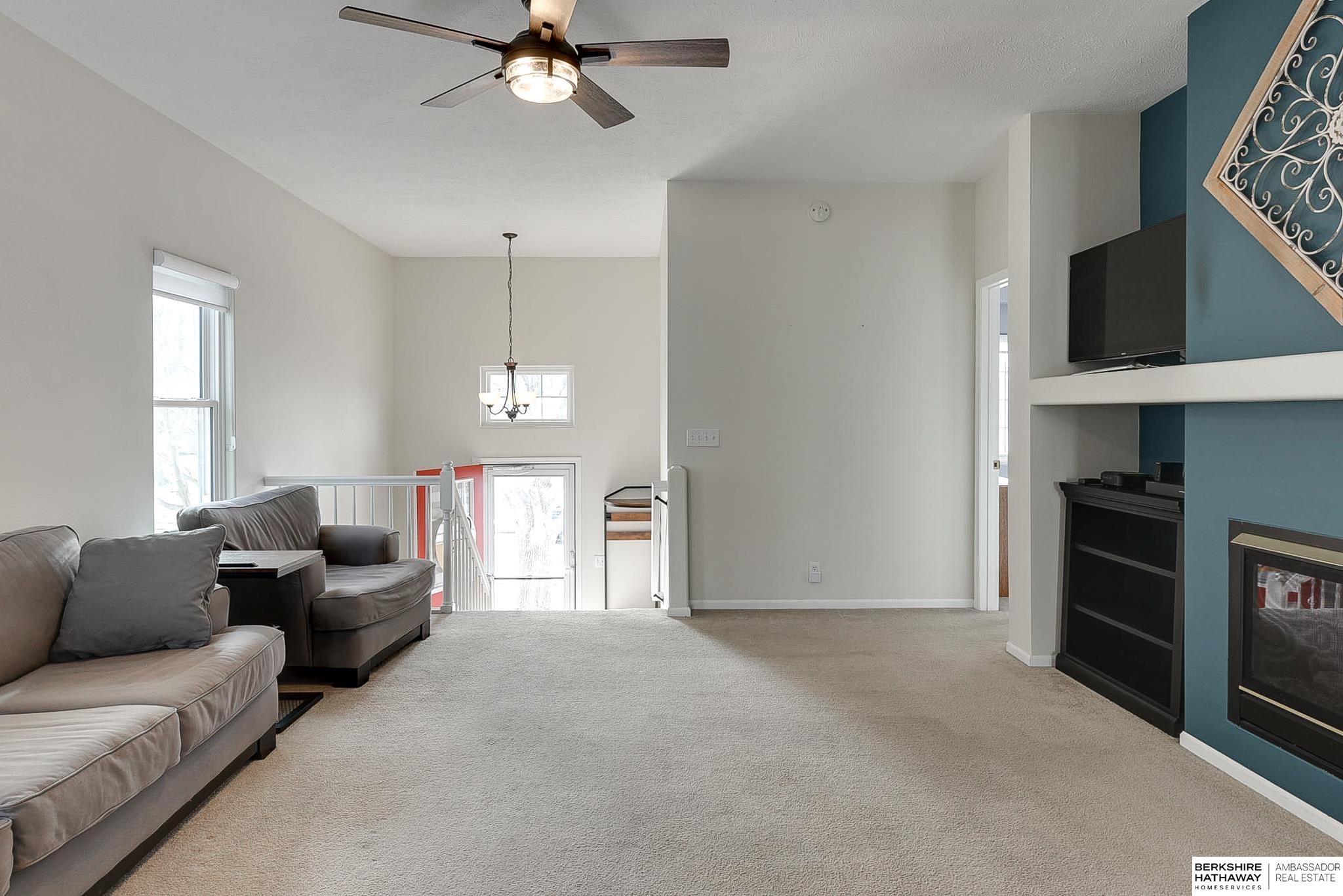 Omaha, Nebraska 68116, United States, 2 Bedrooms Bedrooms, ,2 BathroomsBathrooms,Residential,Pending,76934