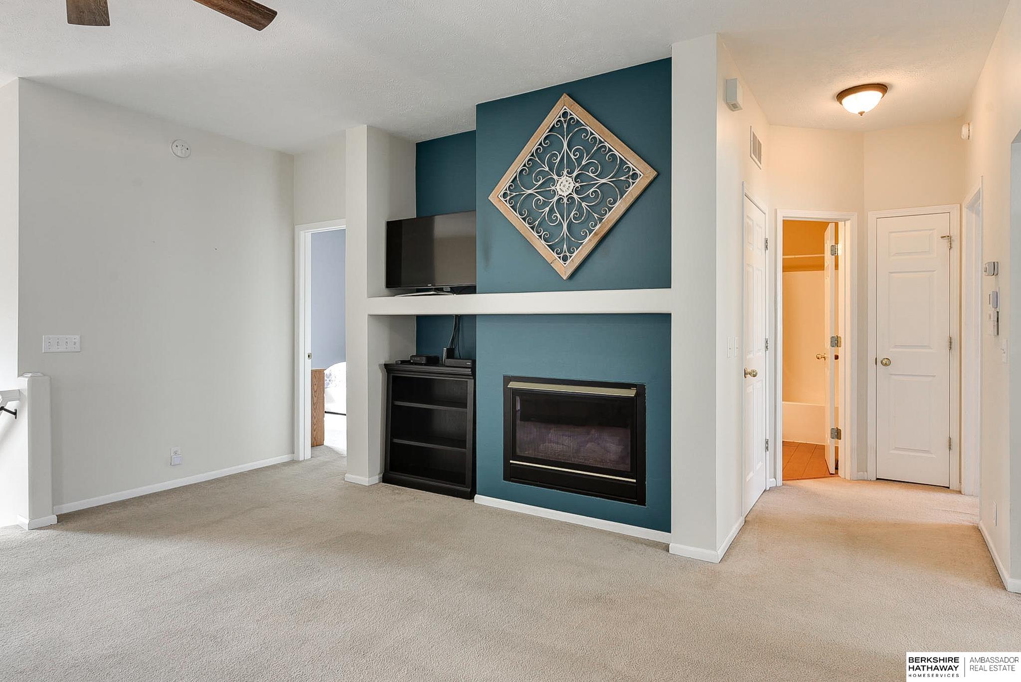 Omaha, Nebraska 68116, United States, 2 Bedrooms Bedrooms, ,2 BathroomsBathrooms,Residential,Pending,76934