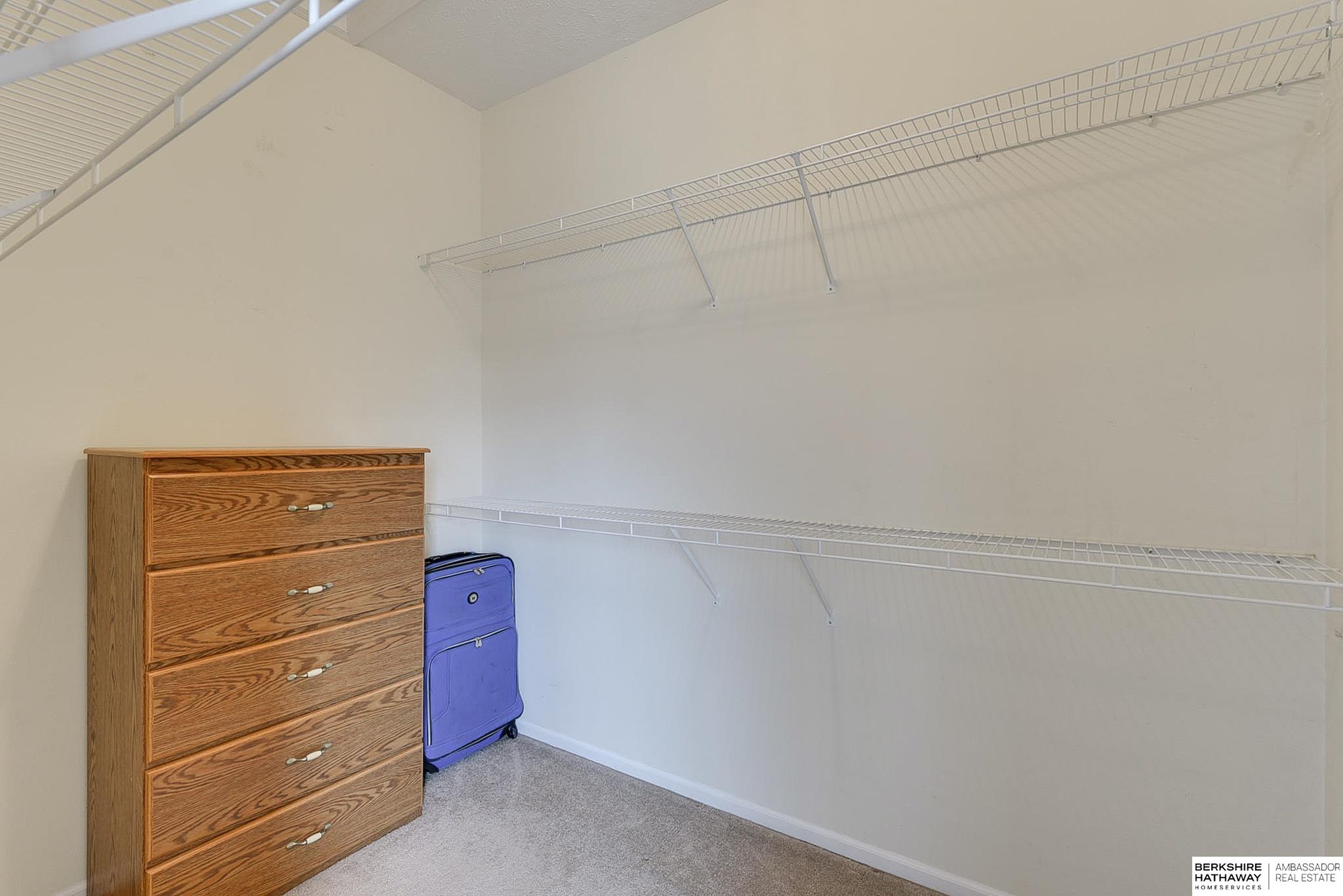 Omaha, Nebraska 68116, United States, 2 Bedrooms Bedrooms, ,2 BathroomsBathrooms,Residential,Pending,76934