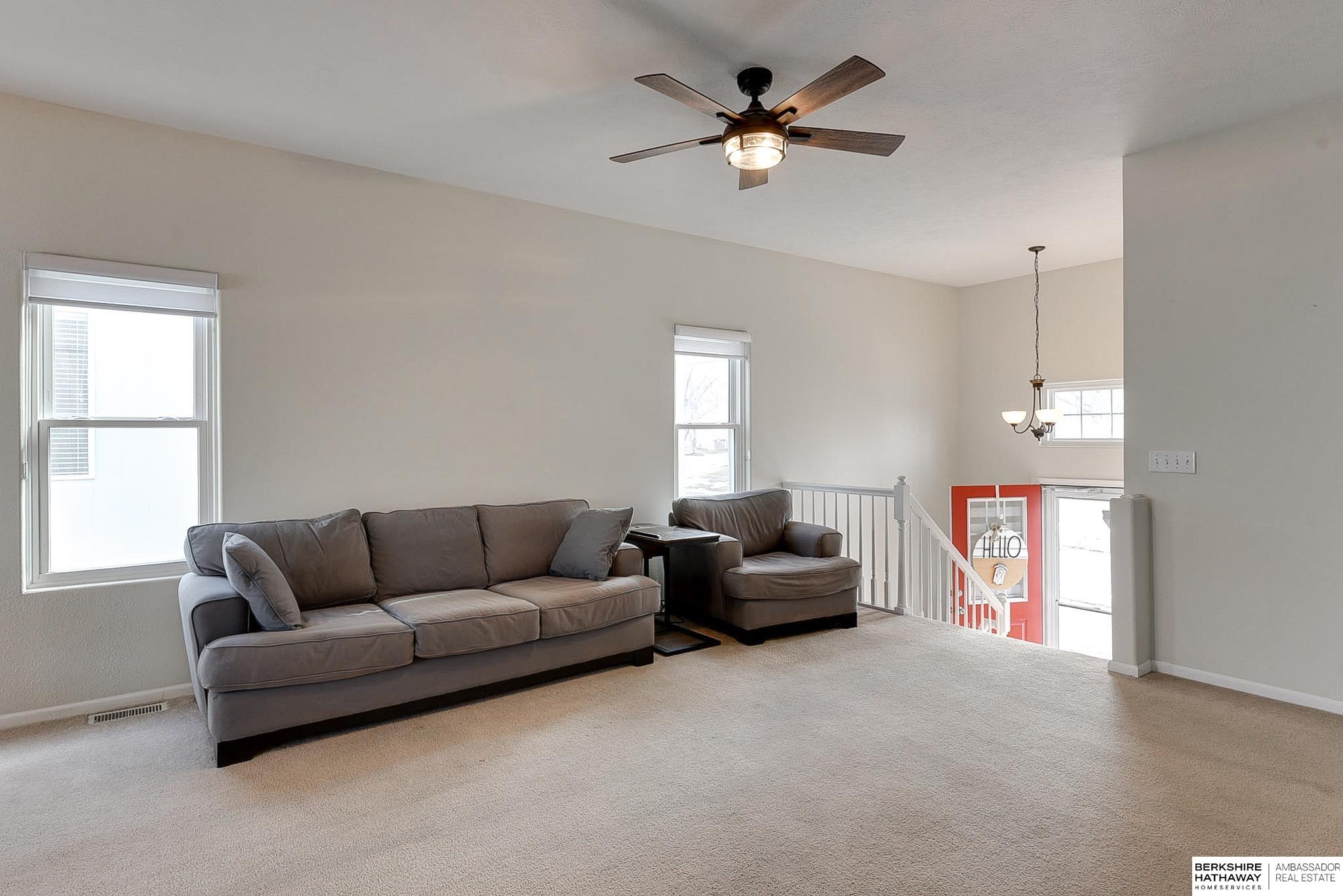 Omaha, Nebraska 68116, United States, 2 Bedrooms Bedrooms, ,2 BathroomsBathrooms,Residential,Pending,76934