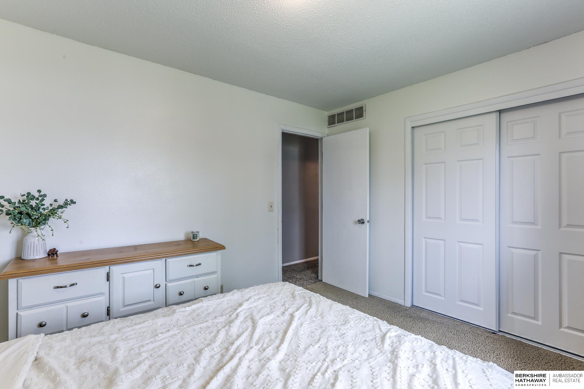 Omaha, Nebraska 68069, United States, 3 Bedrooms Bedrooms, ,1 BathroomBathrooms,Residential,Pending,109764