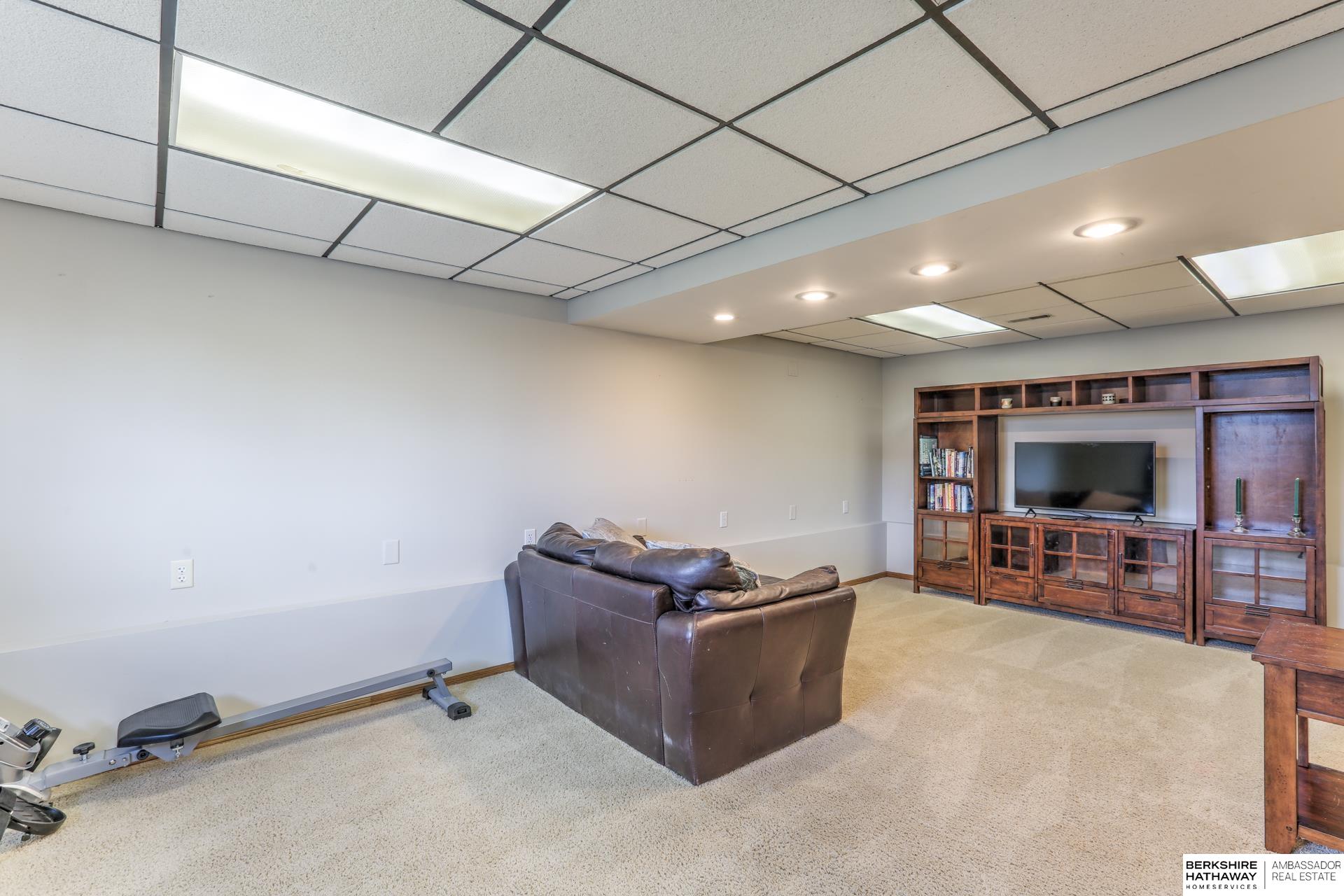 Omaha, Nebraska 68069, United States, 3 Bedrooms Bedrooms, ,1 BathroomBathrooms,Residential,Pending,109764