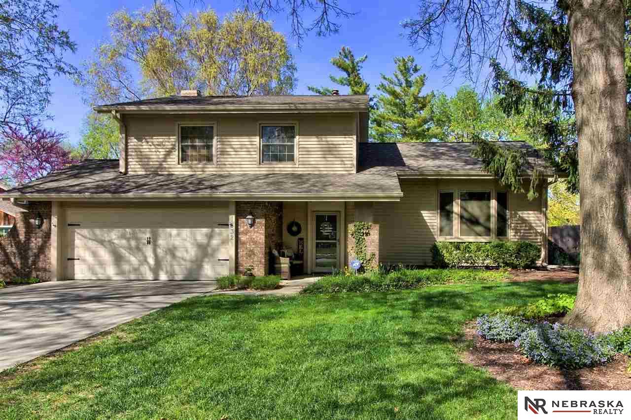 Photo 1 of 44 — 1832 Pinedale Avenue, Lincoln, NE 68506