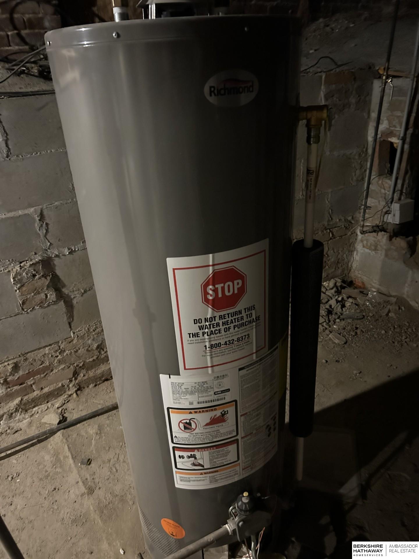 Omaha, Nebraska 68111, United States, 2 Bedrooms Bedrooms, ,1 BathroomBathrooms,Residential,Pending,115298