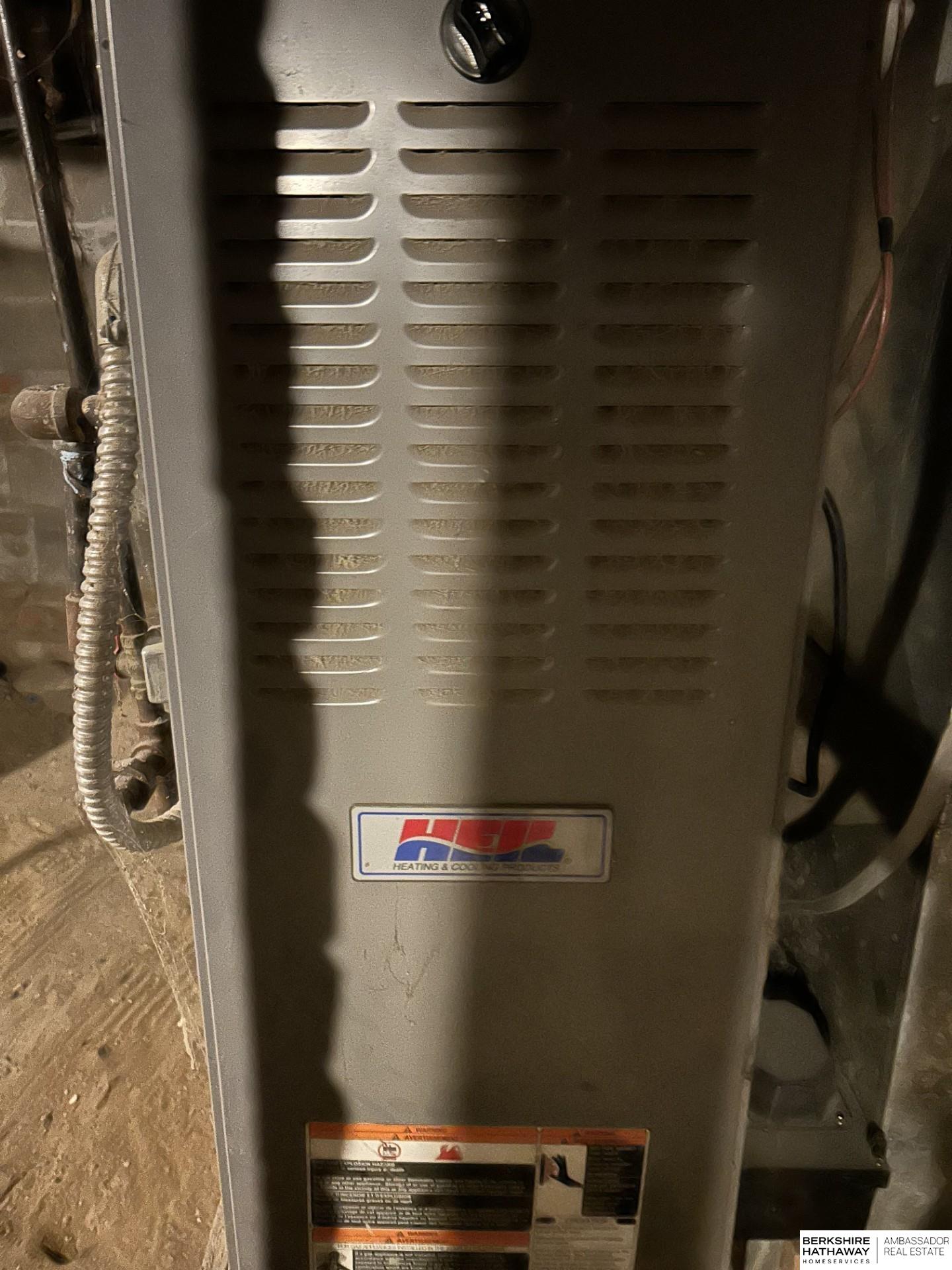 Omaha, Nebraska 68111, United States, 2 Bedrooms Bedrooms, ,1 BathroomBathrooms,Residential,Pending,115298