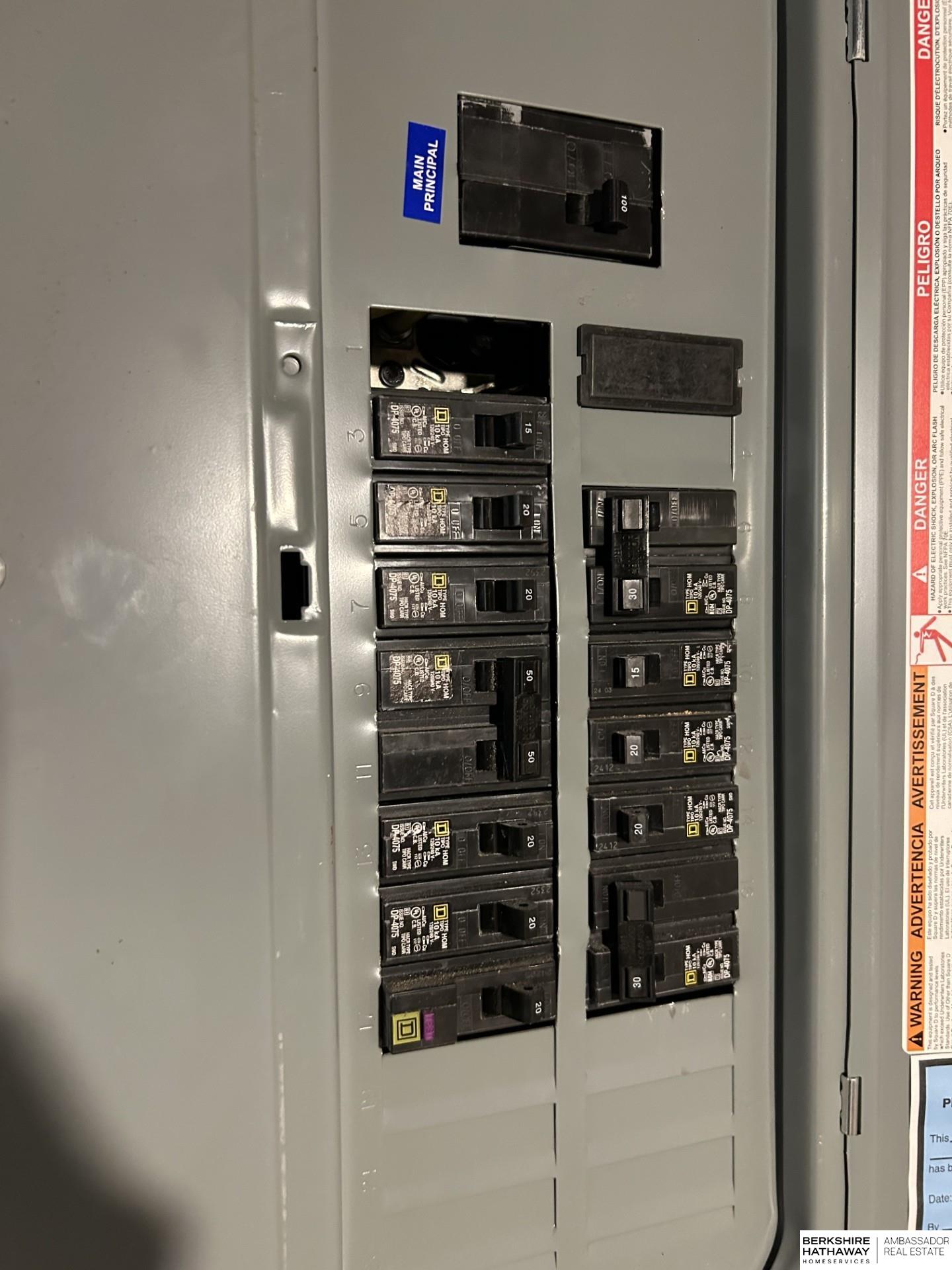 Omaha, Nebraska 68111, United States, 2 Bedrooms Bedrooms, ,1 BathroomBathrooms,Residential,Pending,115298