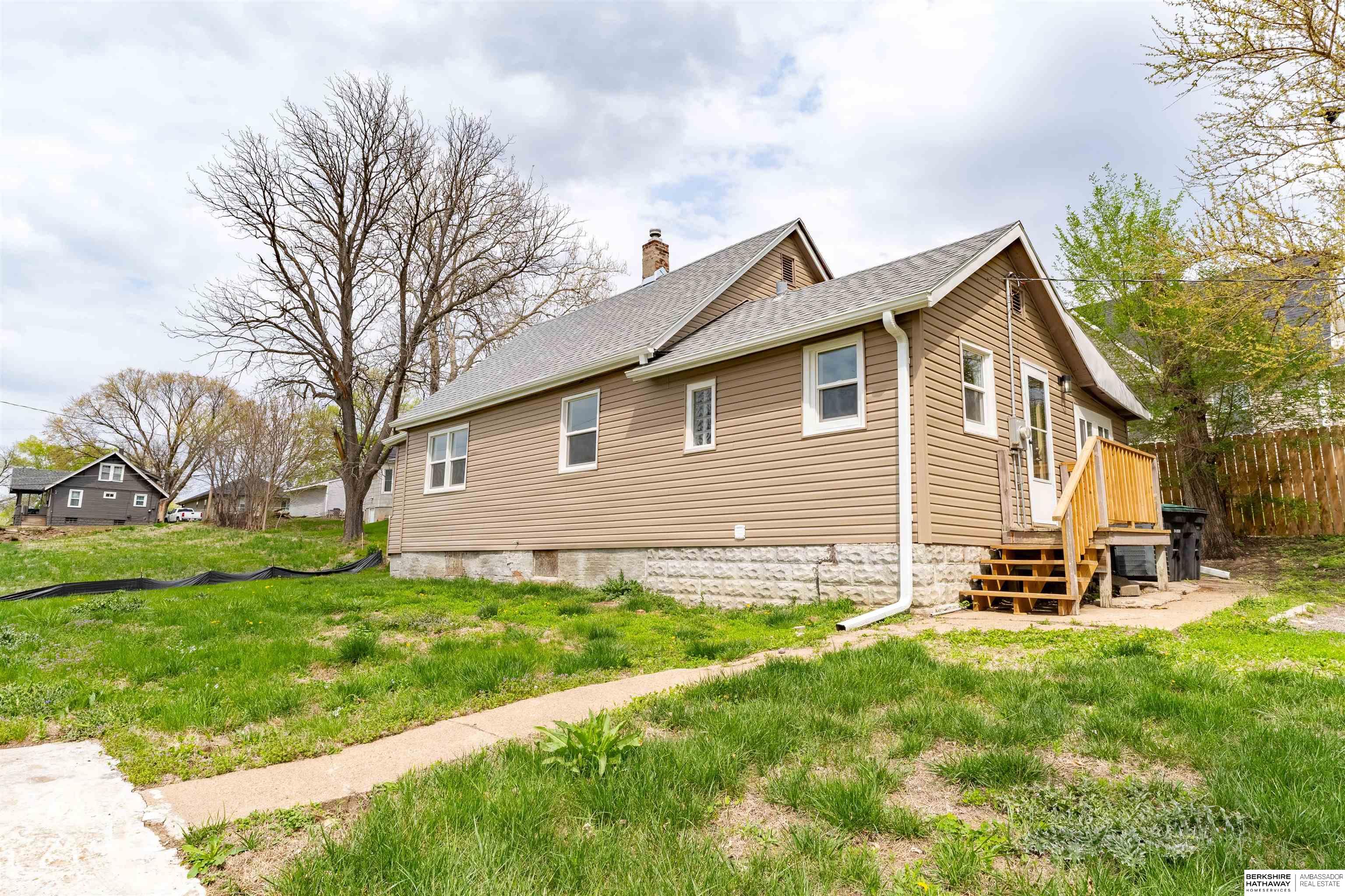 Omaha, Nebraska 68111, United States, 2 Bedrooms Bedrooms, ,1 BathroomBathrooms,Residential,Pending,115298