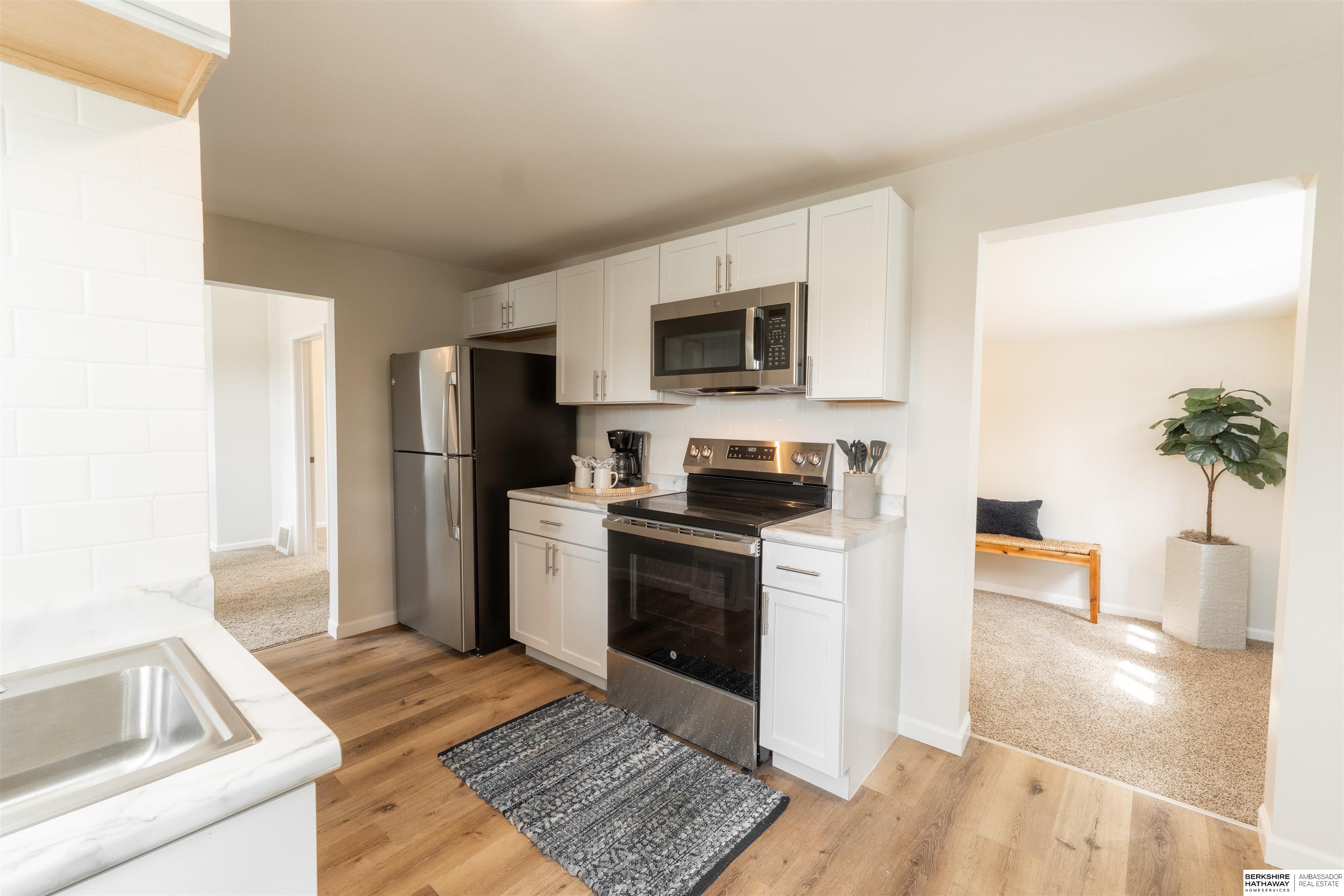 Omaha, Nebraska 68111, United States, 2 Bedrooms Bedrooms, ,1 BathroomBathrooms,Residential,Pending,115298