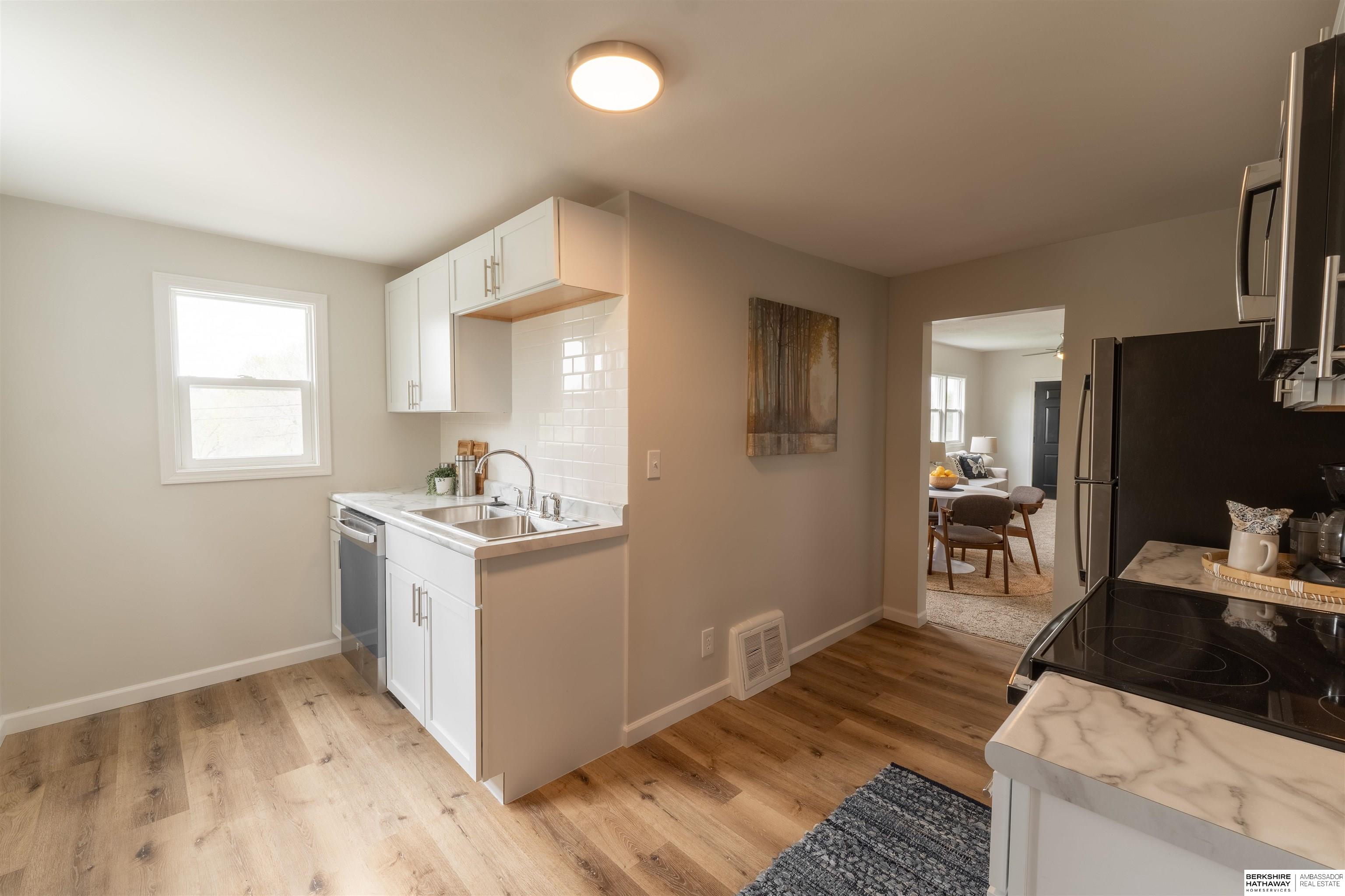 Omaha, Nebraska 68111, United States, 2 Bedrooms Bedrooms, ,1 BathroomBathrooms,Residential,Pending,115298