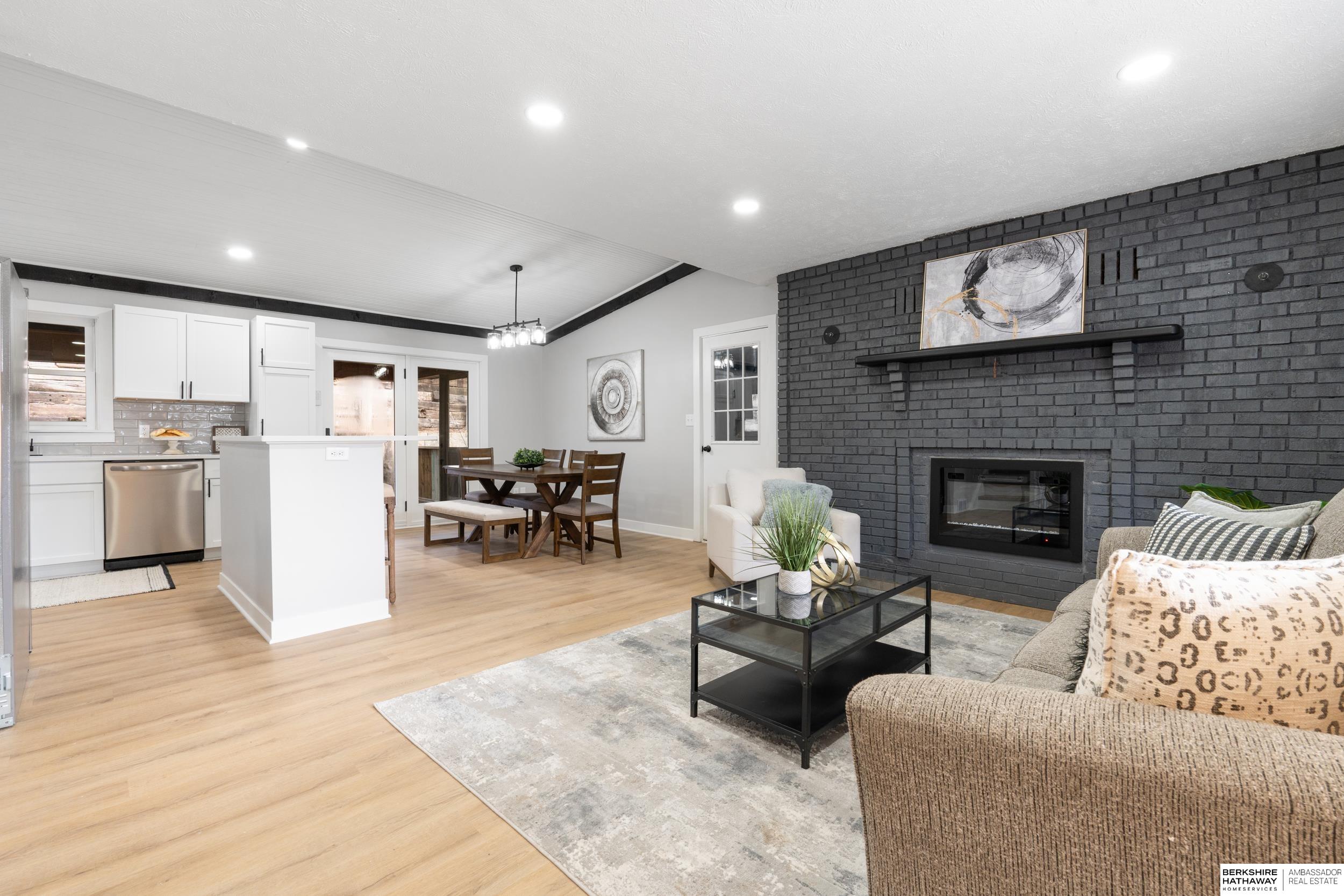 Blair, Nebraska 68008, United States, 3 Bedrooms Bedrooms, ,2 BathroomsBathrooms,Residential,Pending,15598