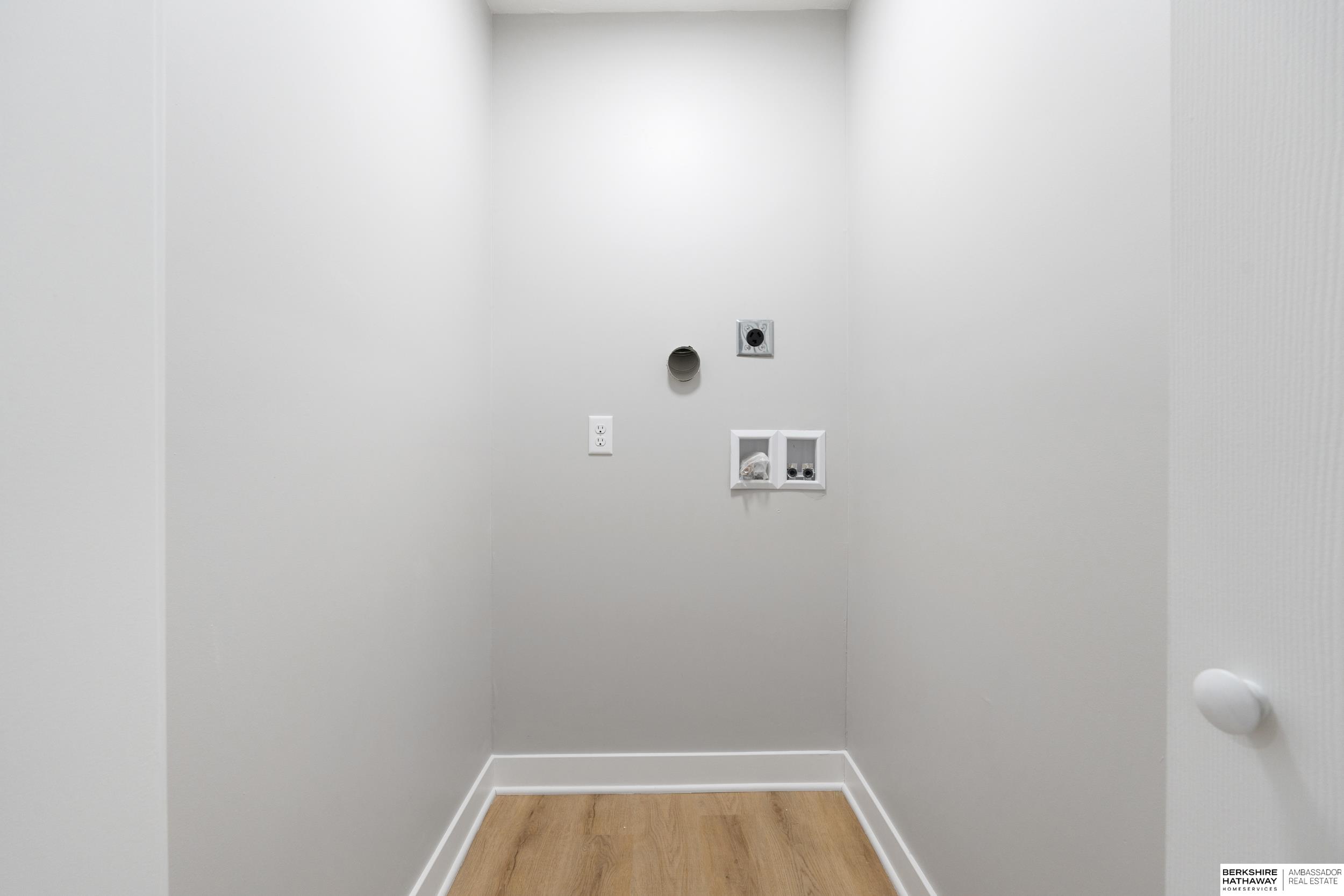 Blair, Nebraska 68008, United States, 3 Bedrooms Bedrooms, ,2 BathroomsBathrooms,Residential,Pending,15598