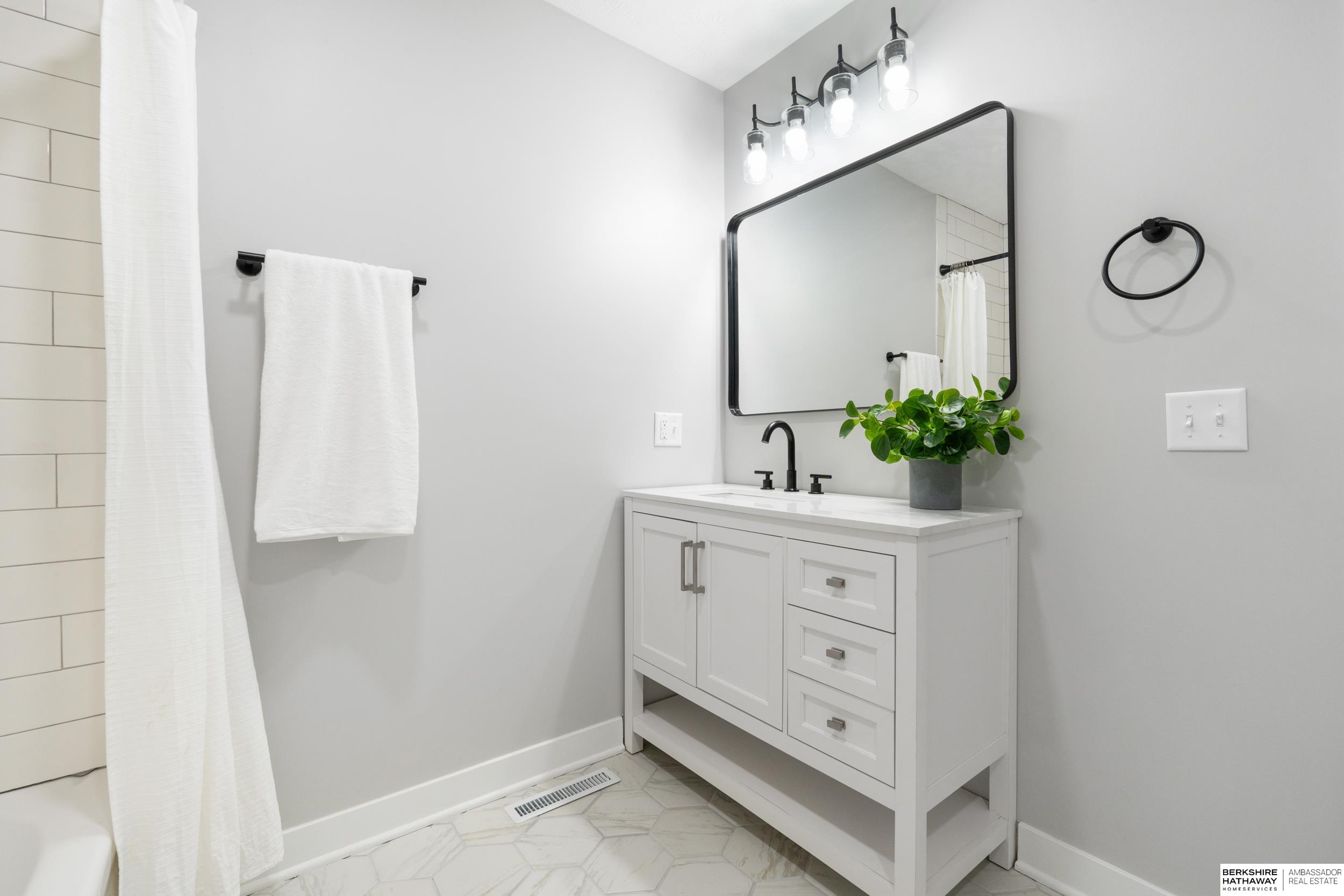 Blair, Nebraska 68008, United States, 3 Bedrooms Bedrooms, ,2 BathroomsBathrooms,Residential,Pending,15598