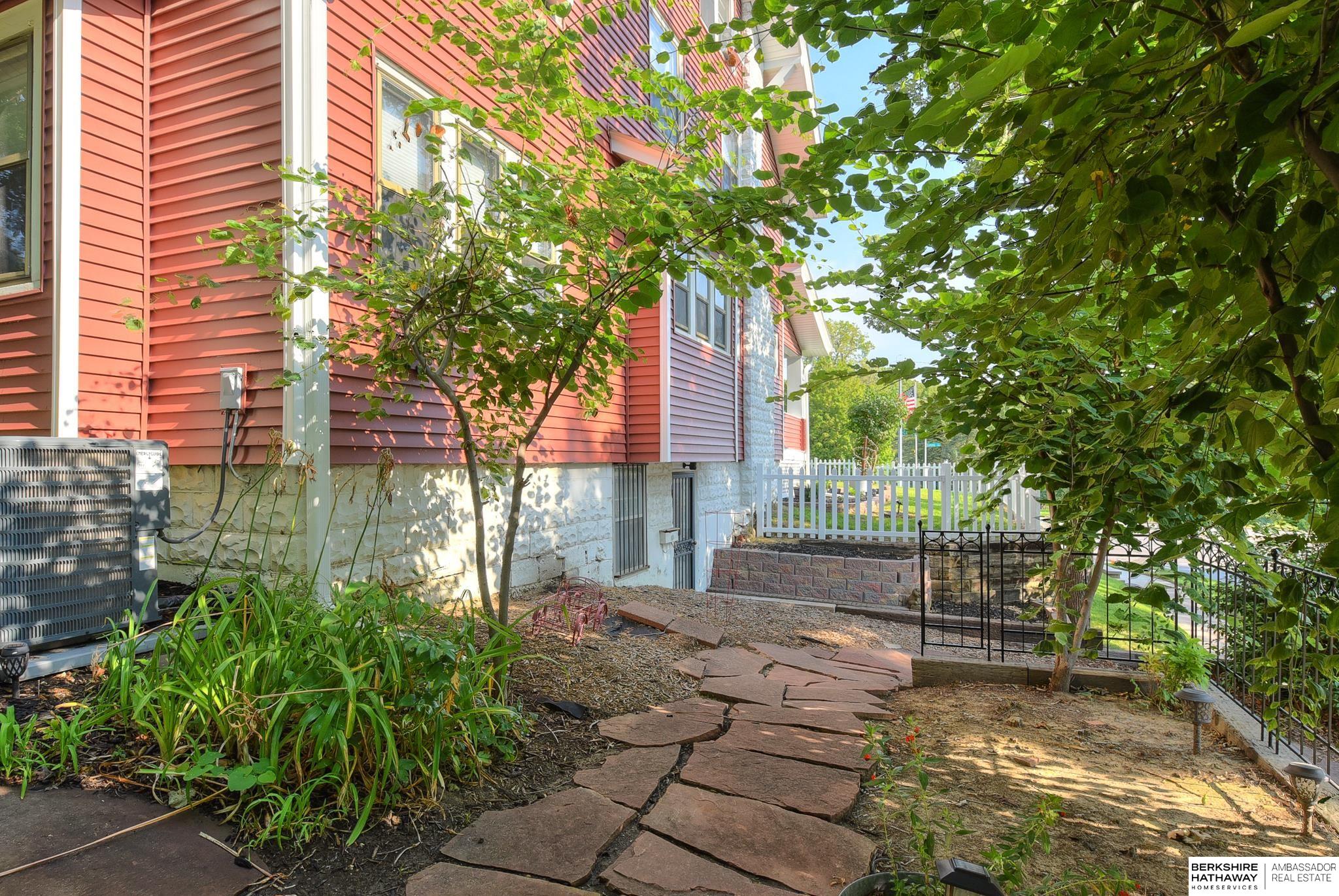 Omaha, Nebraska 68131, United States, 4 Bedrooms Bedrooms, ,4 BathroomsBathrooms,Residential,Pending,25496