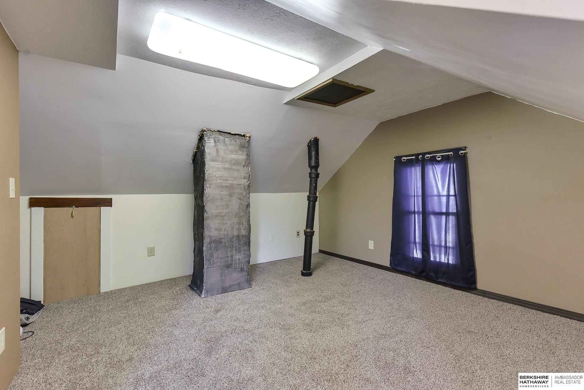 Omaha, Nebraska 68131, United States, 4 Bedrooms Bedrooms, ,4 BathroomsBathrooms,Residential,Pending,25496