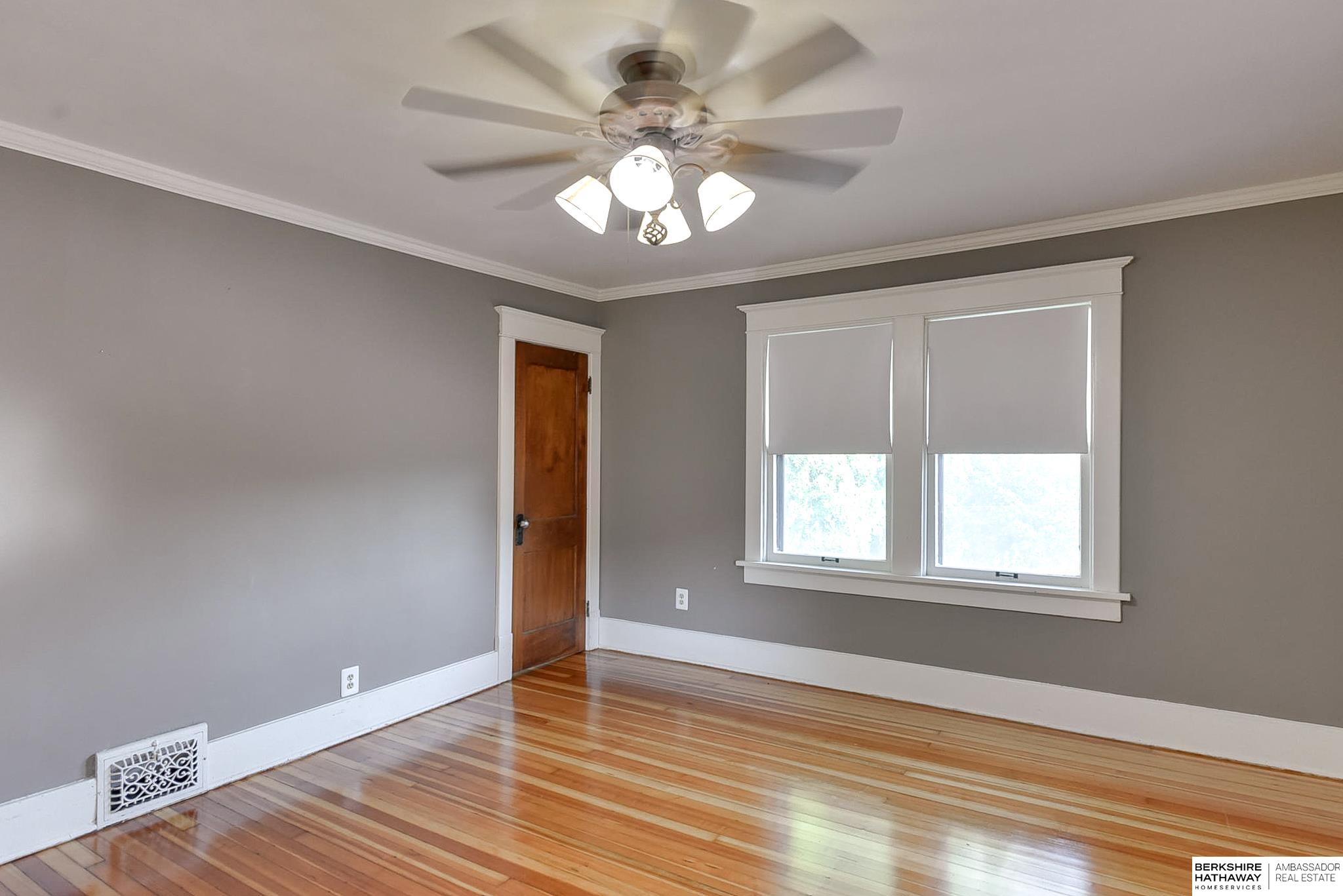 Omaha, Nebraska 68131, United States, 4 Bedrooms Bedrooms, ,4 BathroomsBathrooms,Residential,Pending,25496