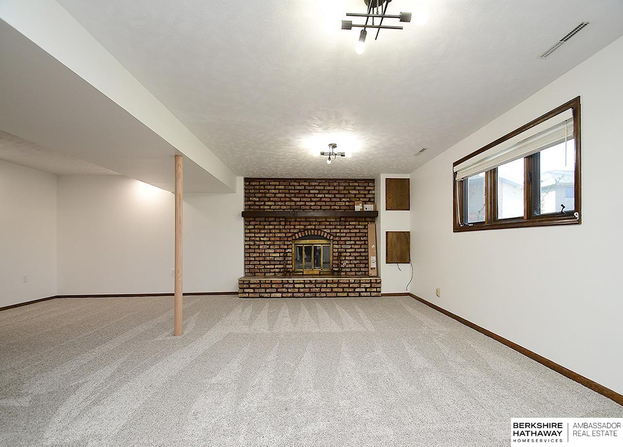 Omaha, Nebraska 68137, United States, 3 Bedrooms Bedrooms, ,2 BathroomsBathrooms,Residential,Pending,99816