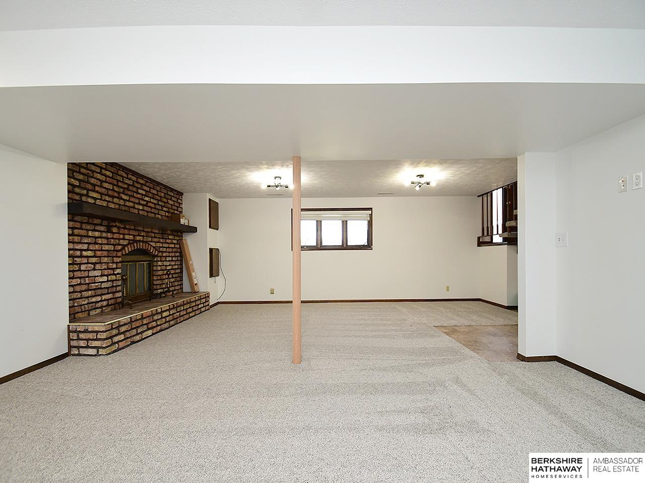 Omaha, Nebraska 68137, United States, 3 Bedrooms Bedrooms, ,2 BathroomsBathrooms,Residential,Pending,99816