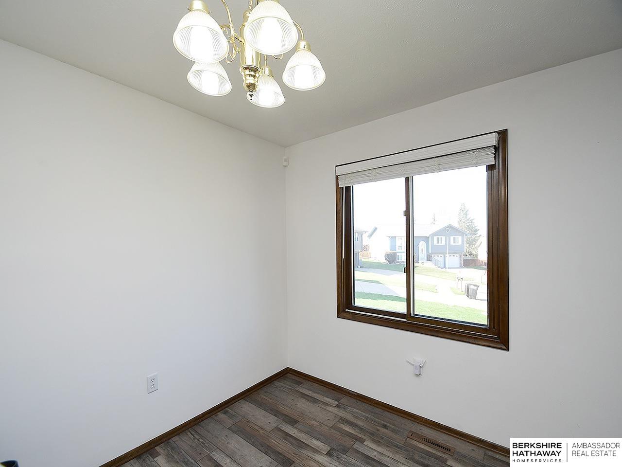 Omaha, Nebraska 68137, United States, 3 Bedrooms Bedrooms, ,2 BathroomsBathrooms,Residential,Pending,99816