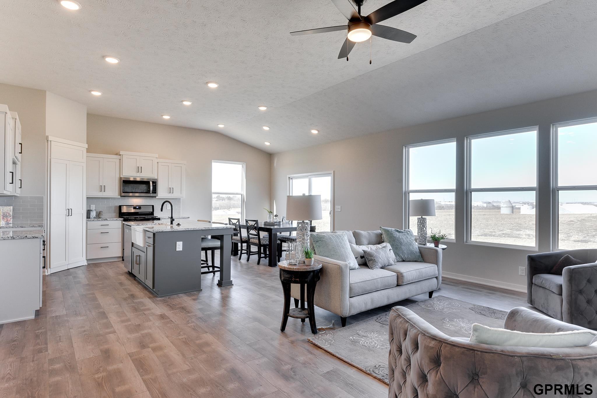 Papillion, Nebraska 68138, United States, 3 Bedrooms Bedrooms, ,2 BathroomsBathrooms,Residential,Pending,23645