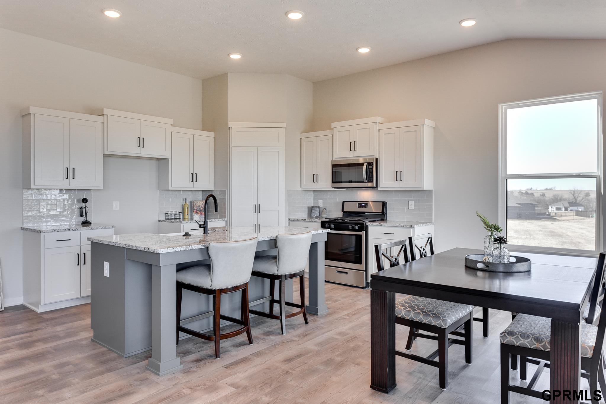 Papillion, Nebraska 68138, United States, 3 Bedrooms Bedrooms, ,2 BathroomsBathrooms,Residential,Pending,23645