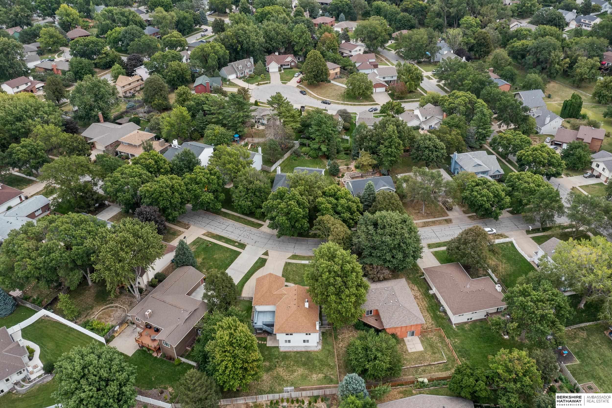 Lincoln, Nebraska 68506, United States, 3 Bedrooms Bedrooms, ,3 BathroomsBathrooms,Residential,Pending,44540