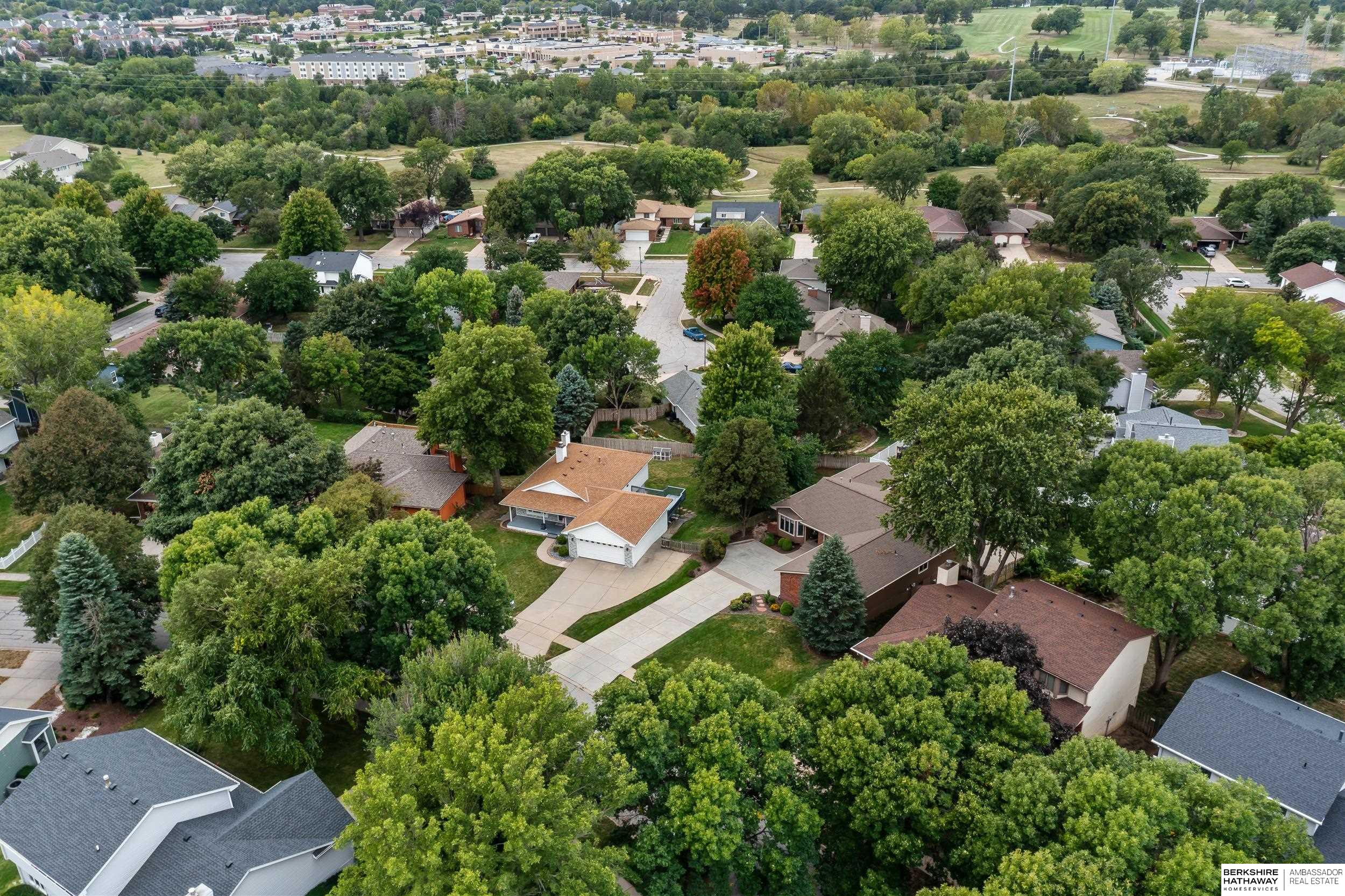 Lincoln, Nebraska 68506, United States, 3 Bedrooms Bedrooms, ,3 BathroomsBathrooms,Residential,Pending,44540
