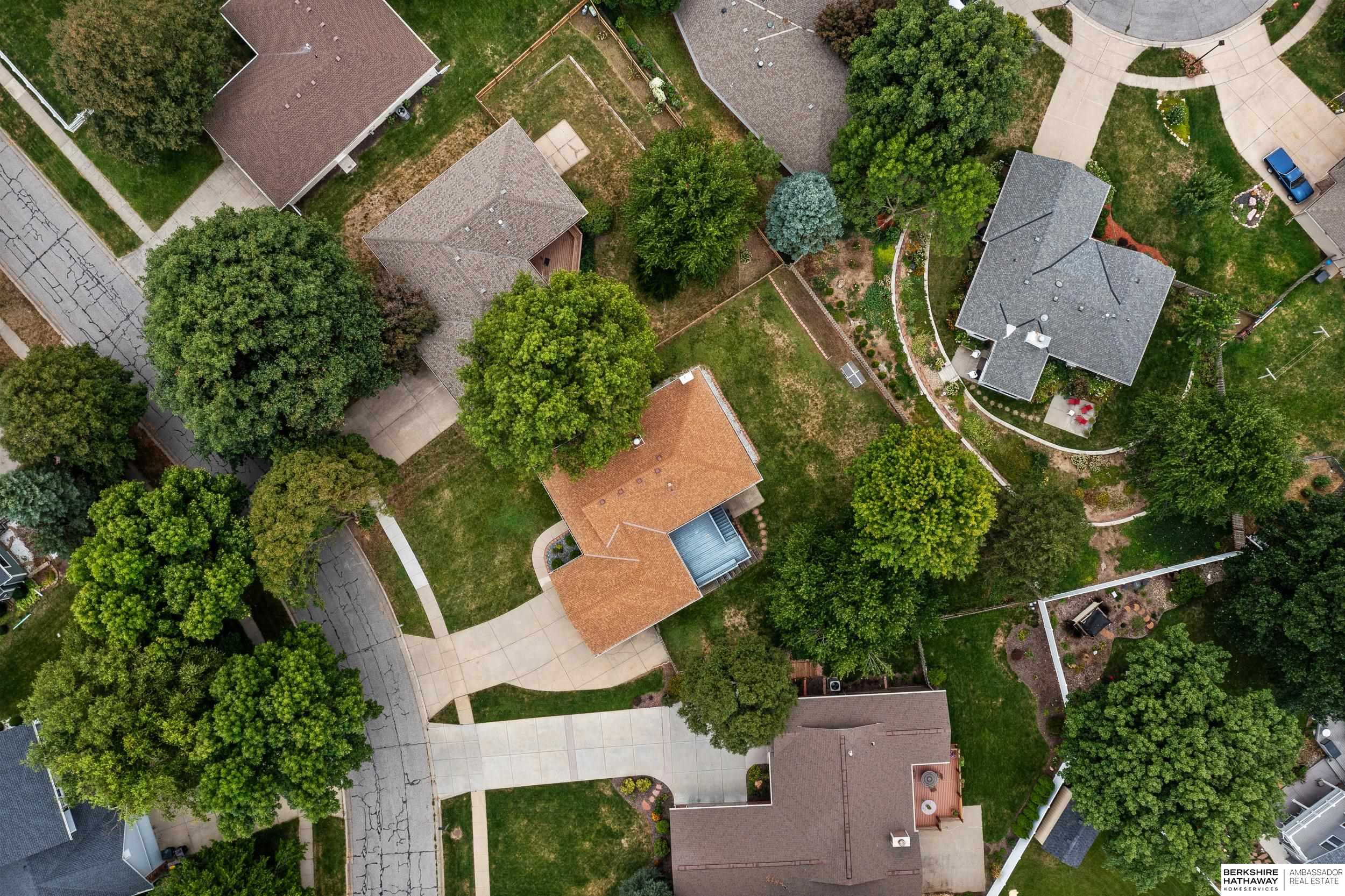 Lincoln, Nebraska 68506, United States, 3 Bedrooms Bedrooms, ,3 BathroomsBathrooms,Residential,Pending,44540