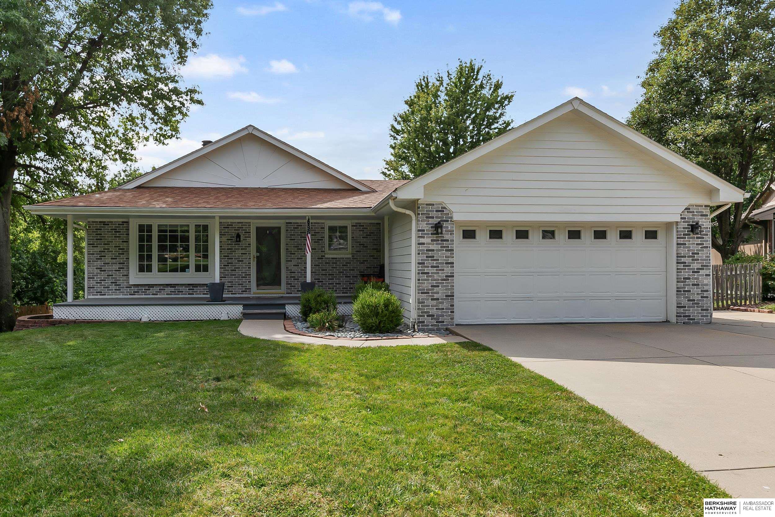 Lincoln, Nebraska 68506, United States, 3 Bedrooms Bedrooms, ,3 BathroomsBathrooms,Residential,Pending,44540