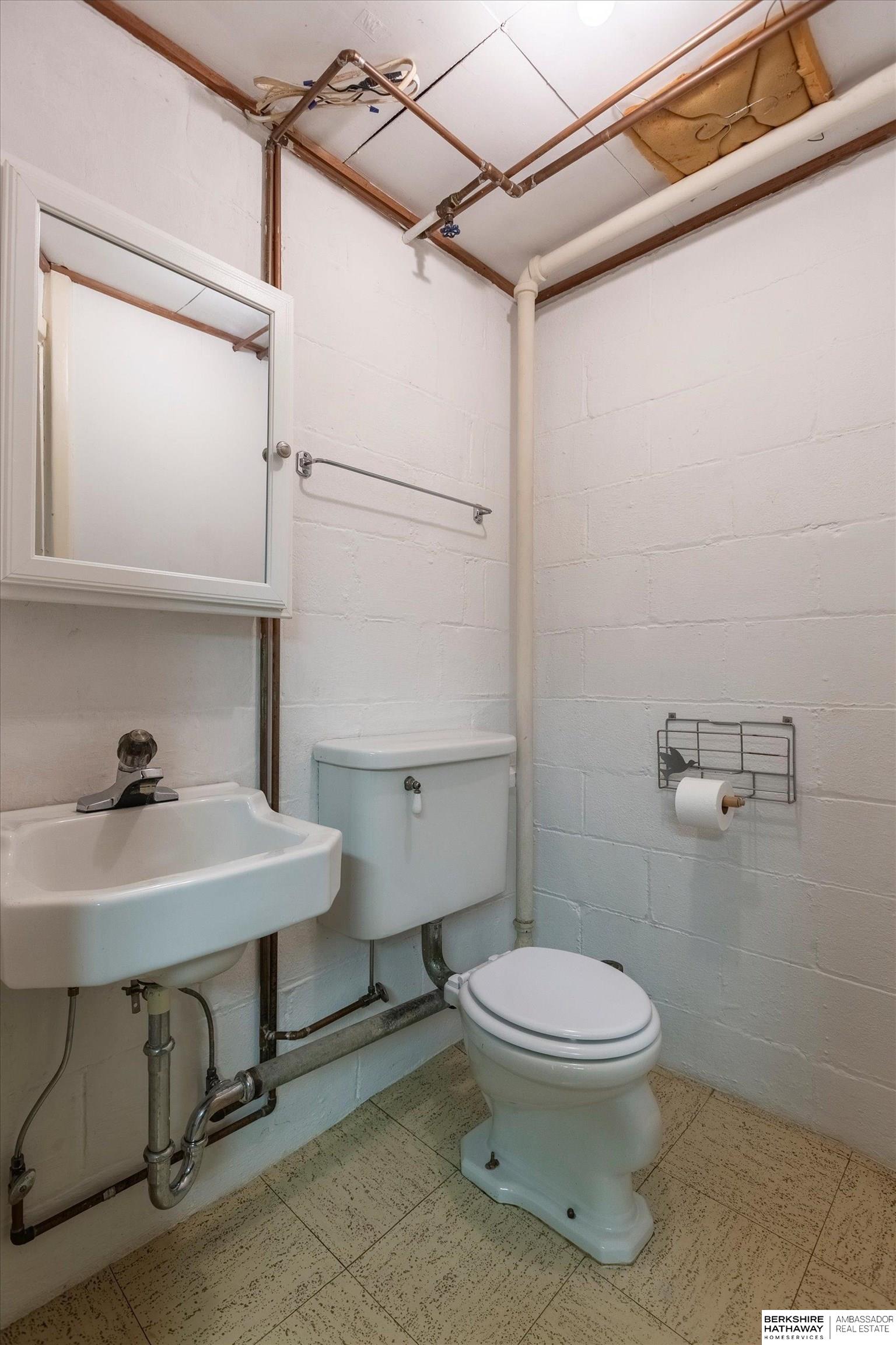 Omaha, Nebraska 68104, United States, 3 Bedrooms Bedrooms, ,2 BathroomsBathrooms,Residential,Pending,78194