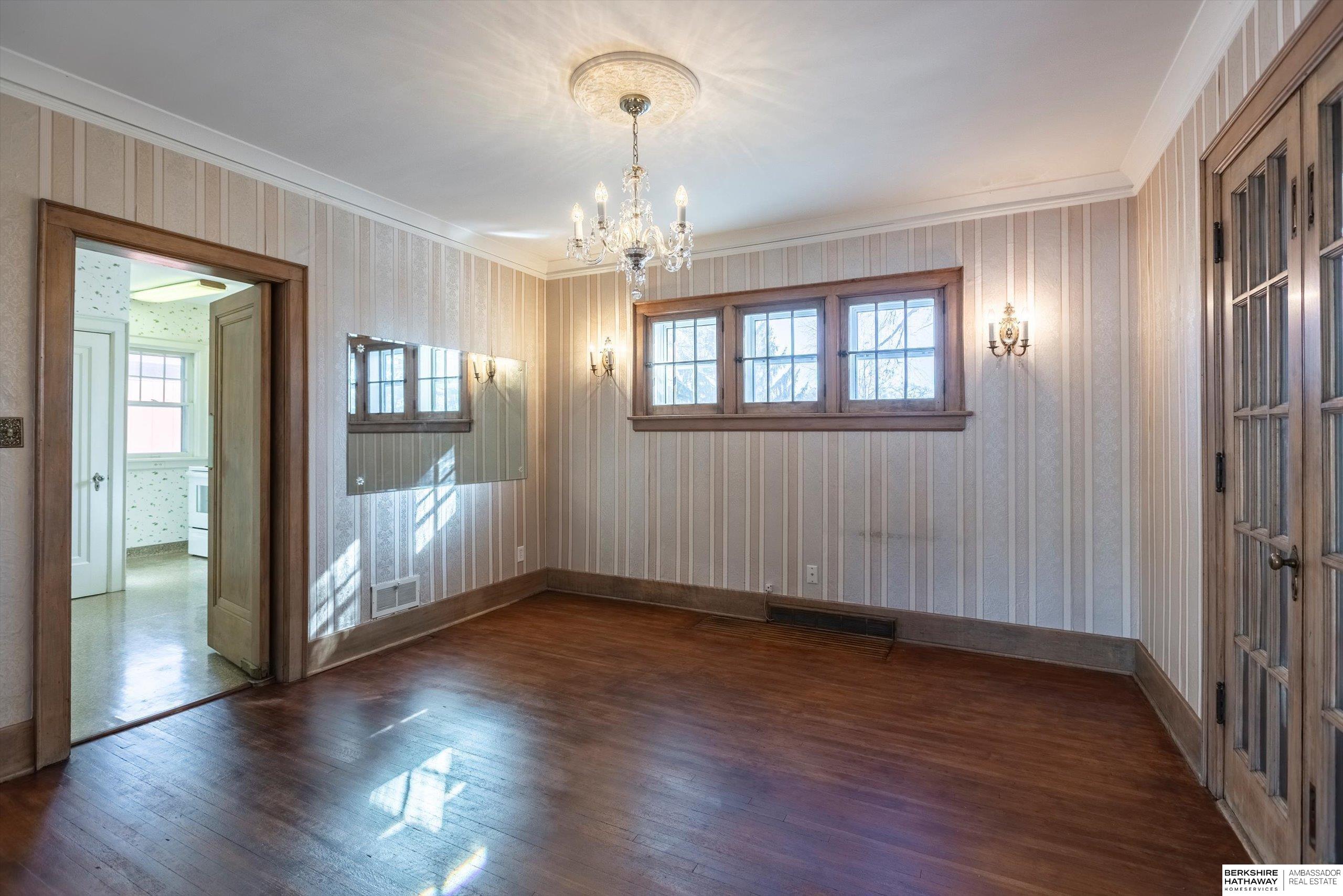 Omaha, Nebraska 68104, United States, 3 Bedrooms Bedrooms, ,2 BathroomsBathrooms,Residential,Pending,78194