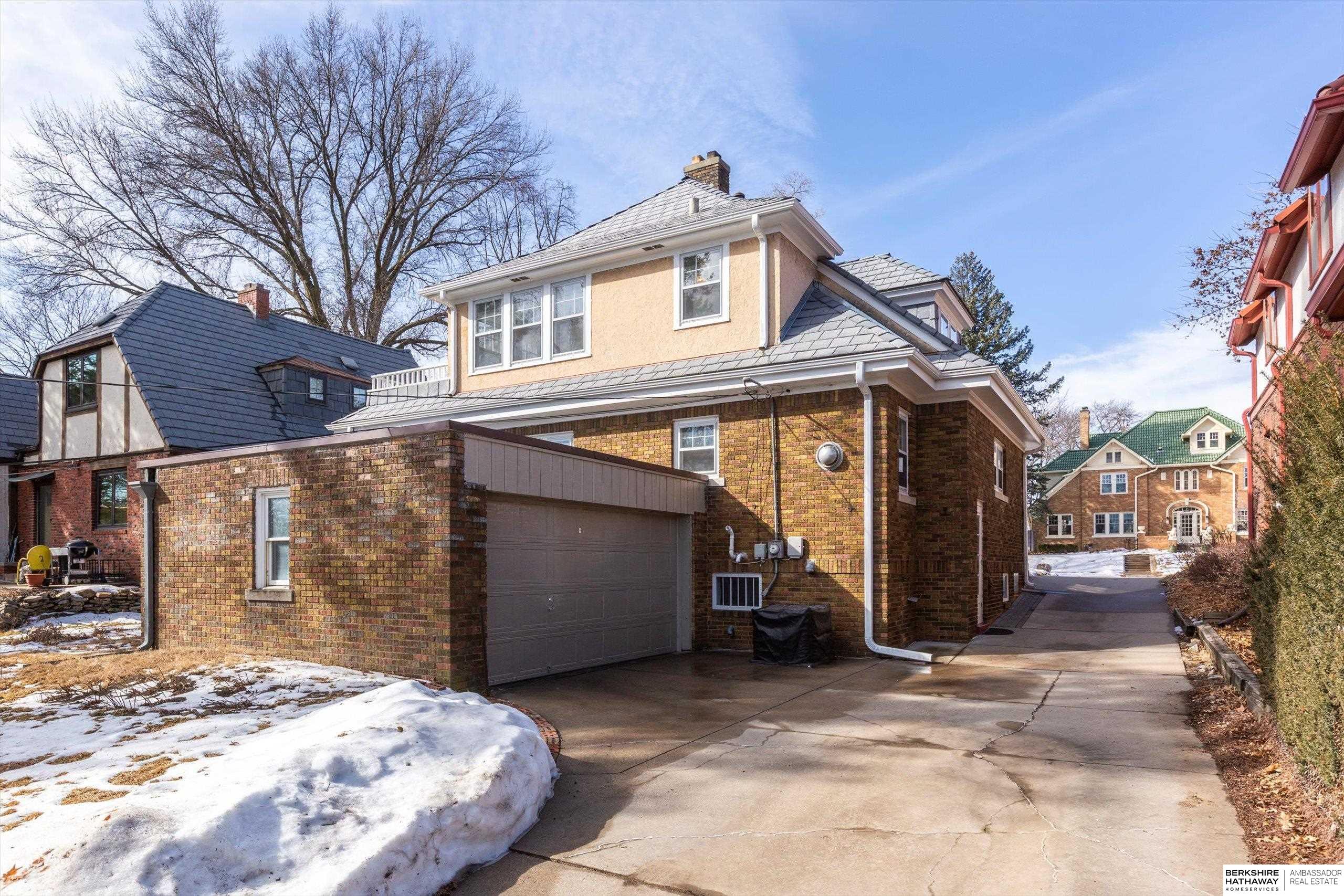 Omaha, Nebraska 68104, United States, 3 Bedrooms Bedrooms, ,2 BathroomsBathrooms,Residential,Pending,78194