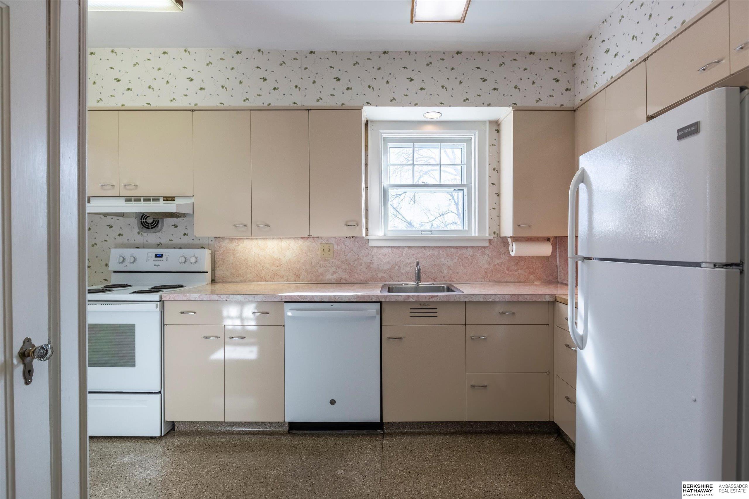 Omaha, Nebraska 68104, United States, 3 Bedrooms Bedrooms, ,2 BathroomsBathrooms,Residential,Pending,78194