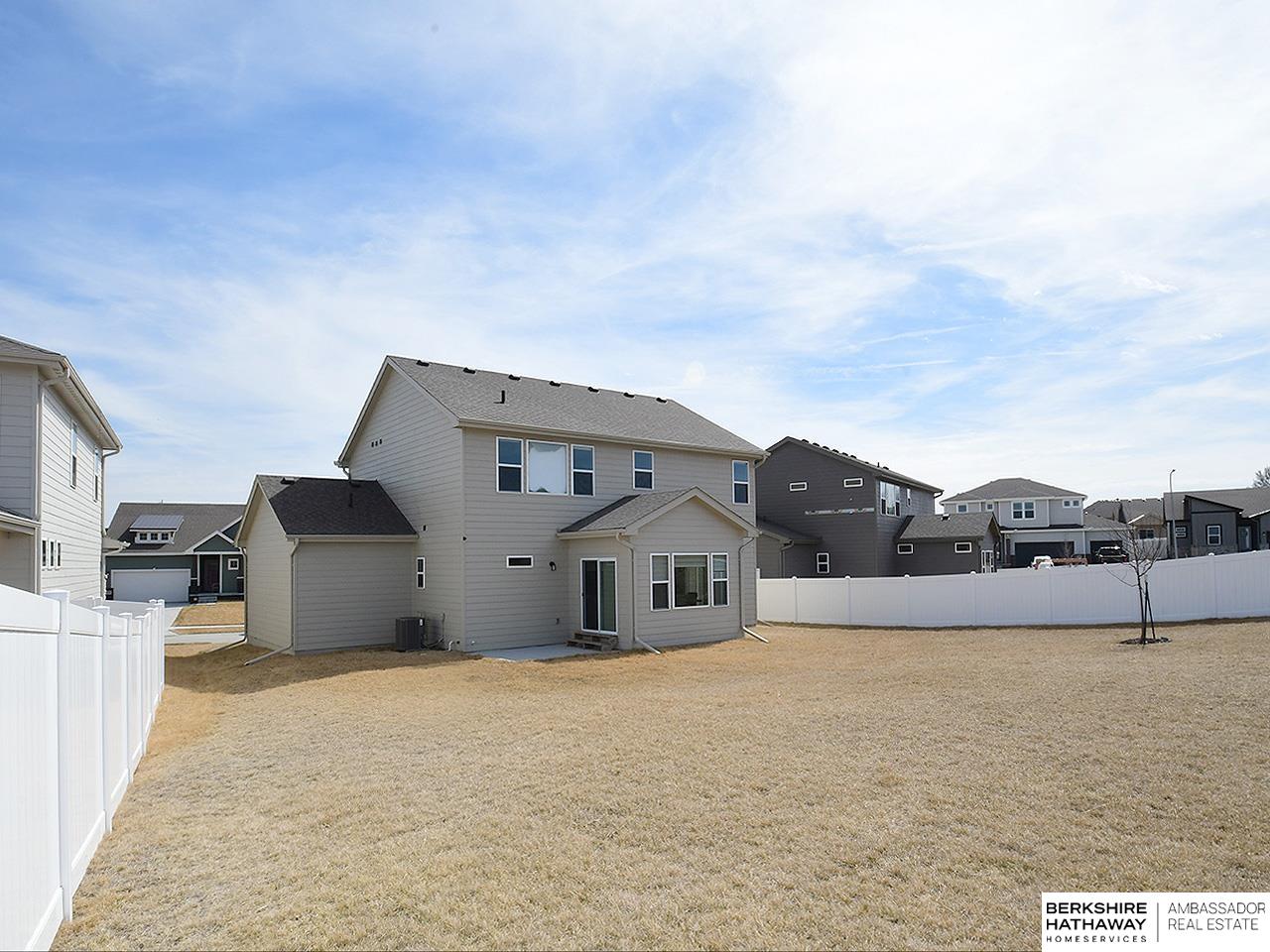 Omaha, Nebraska 68136, United States, 4 Bedrooms Bedrooms, ,3 BathroomsBathrooms,Residential,Active,94866