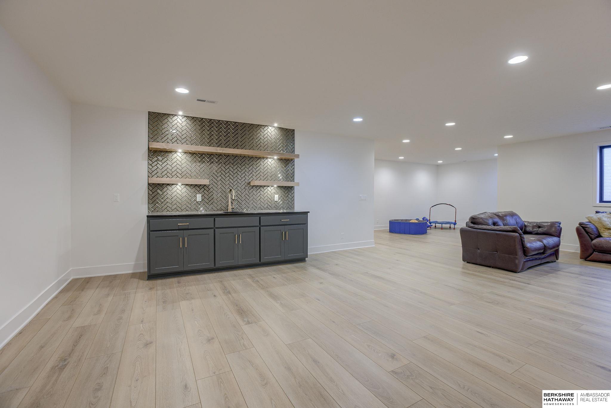 Elkhorn, Nebraska 68022, United States, 5 Bedrooms Bedrooms, ,5 BathroomsBathrooms,Residential,Active,86801