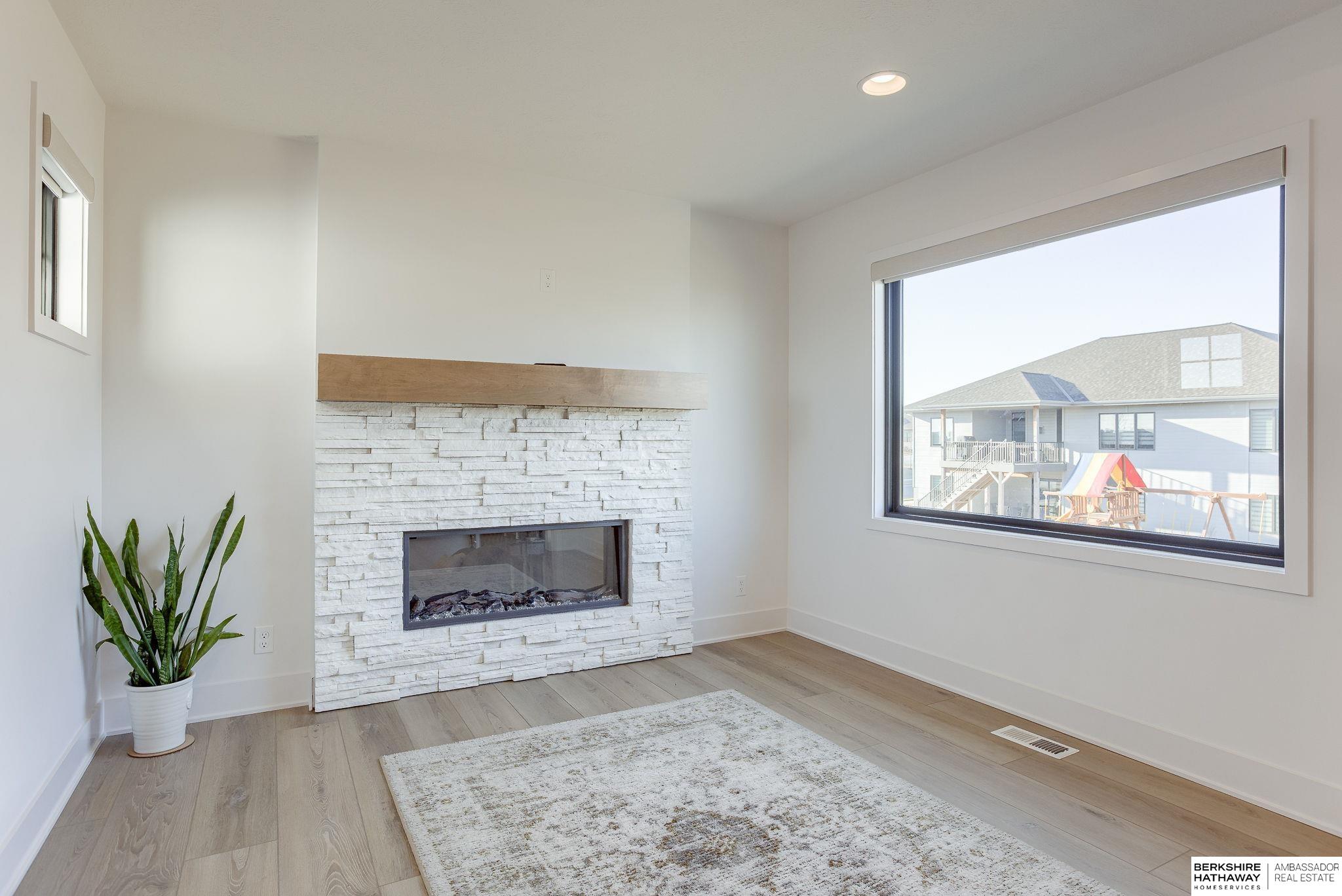 Elkhorn, Nebraska 68022, United States, 5 Bedrooms Bedrooms, ,5 BathroomsBathrooms,Residential,Active,86801