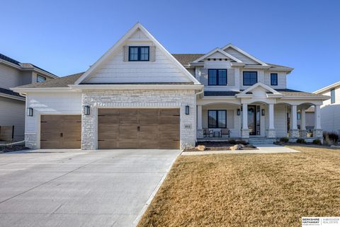 MLS: 22506068