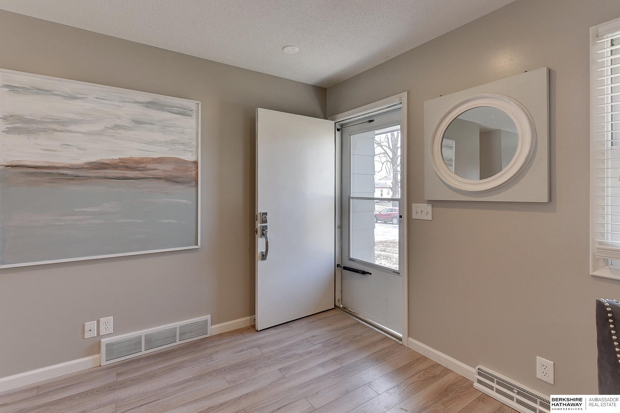 Omaha, Nebraska 68137, United States, 3 Bedrooms Bedrooms, ,2 BathroomsBathrooms,Residential,Pending,14245