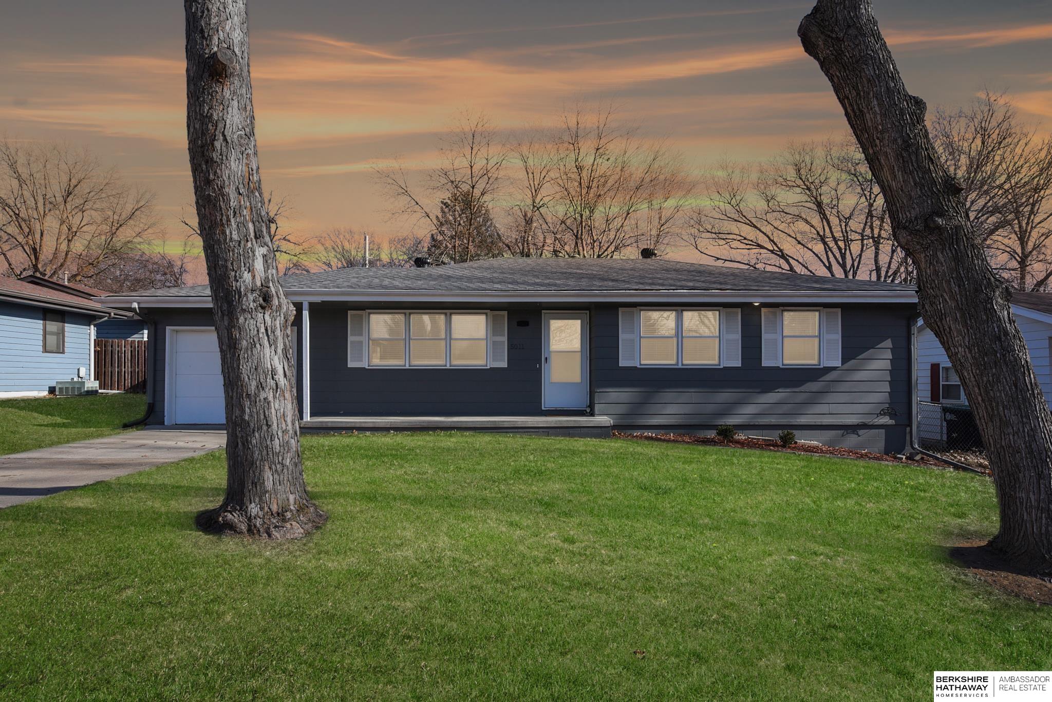 Omaha, Nebraska 68137, United States, 3 Bedrooms Bedrooms, ,2 BathroomsBathrooms,Residential,Pending,14245