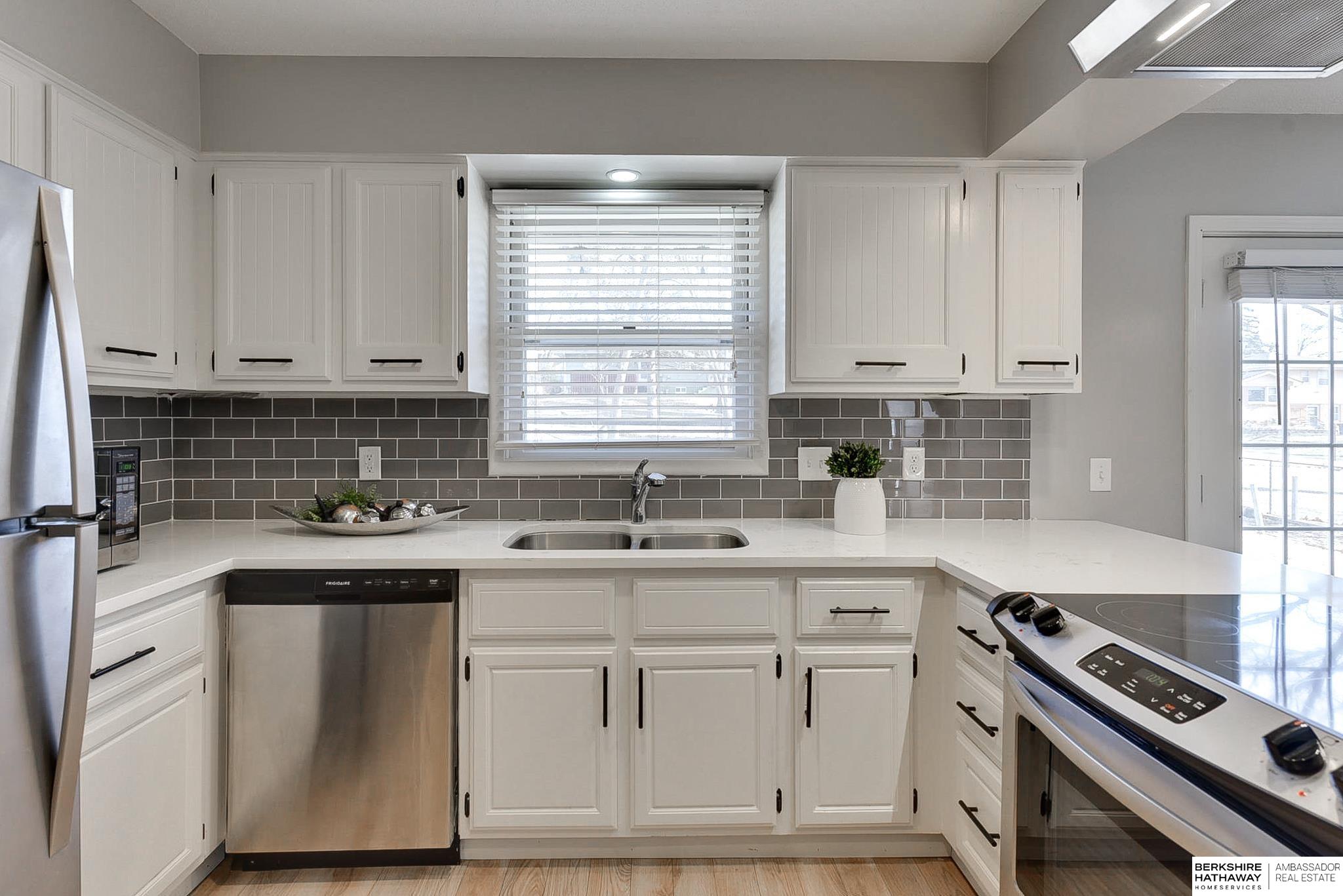 Omaha, Nebraska 68137, United States, 3 Bedrooms Bedrooms, ,2 BathroomsBathrooms,Residential,Pending,14245