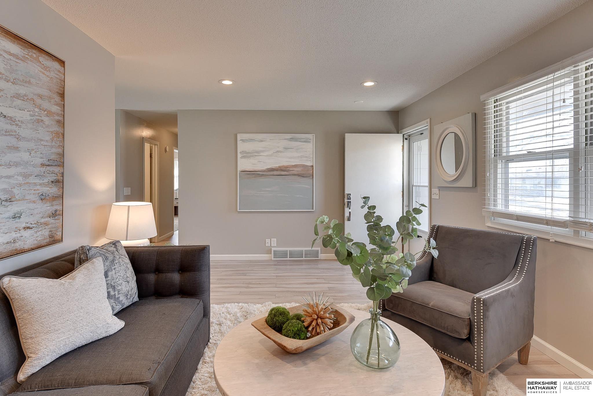 Omaha, Nebraska 68137, United States, 3 Bedrooms Bedrooms, ,2 BathroomsBathrooms,Residential,Pending,14245