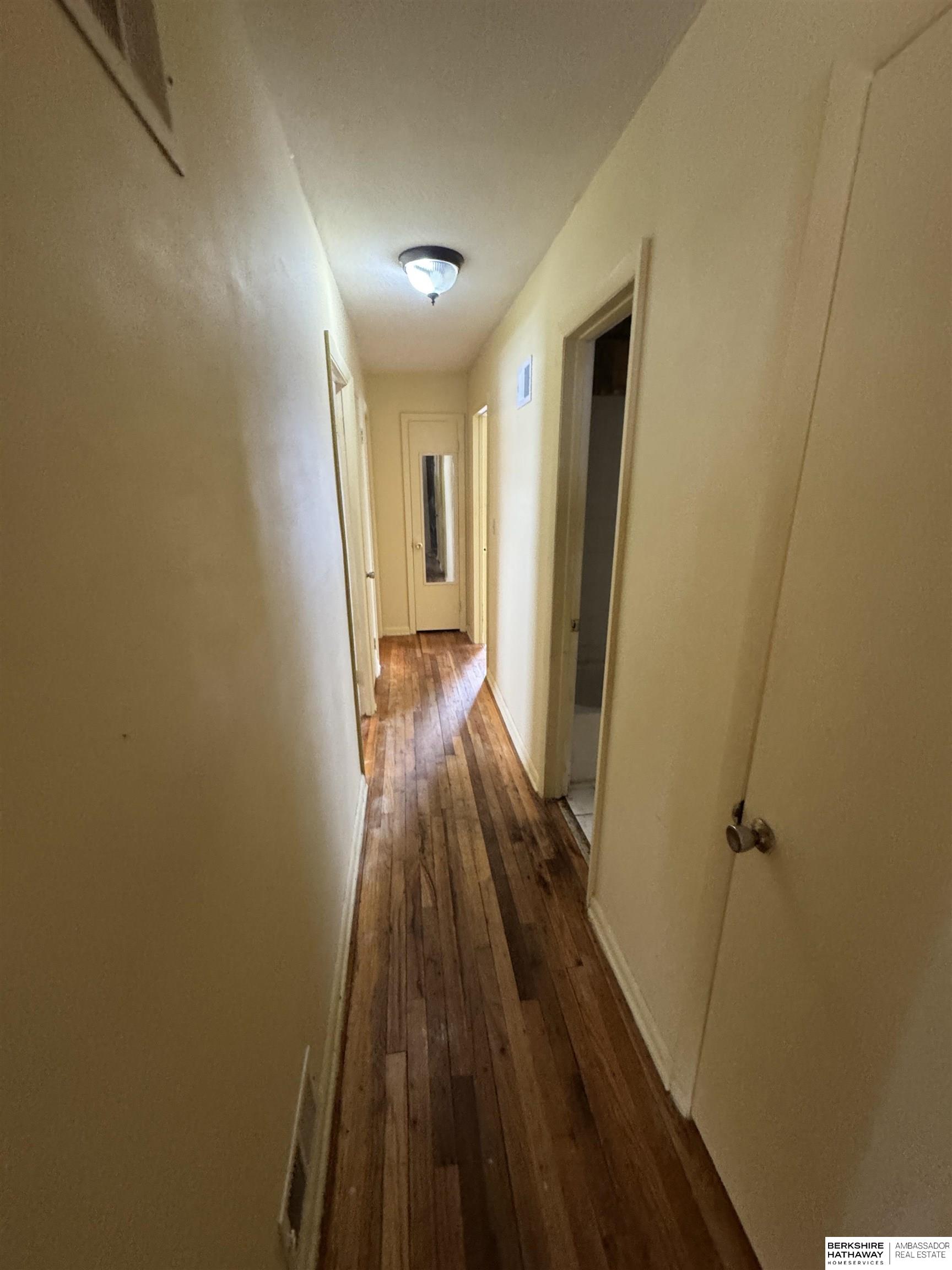 Omaha, Nebraska 68124, United States, 3 Bedrooms Bedrooms, ,2 BathroomsBathrooms,Residential,Pending,4506