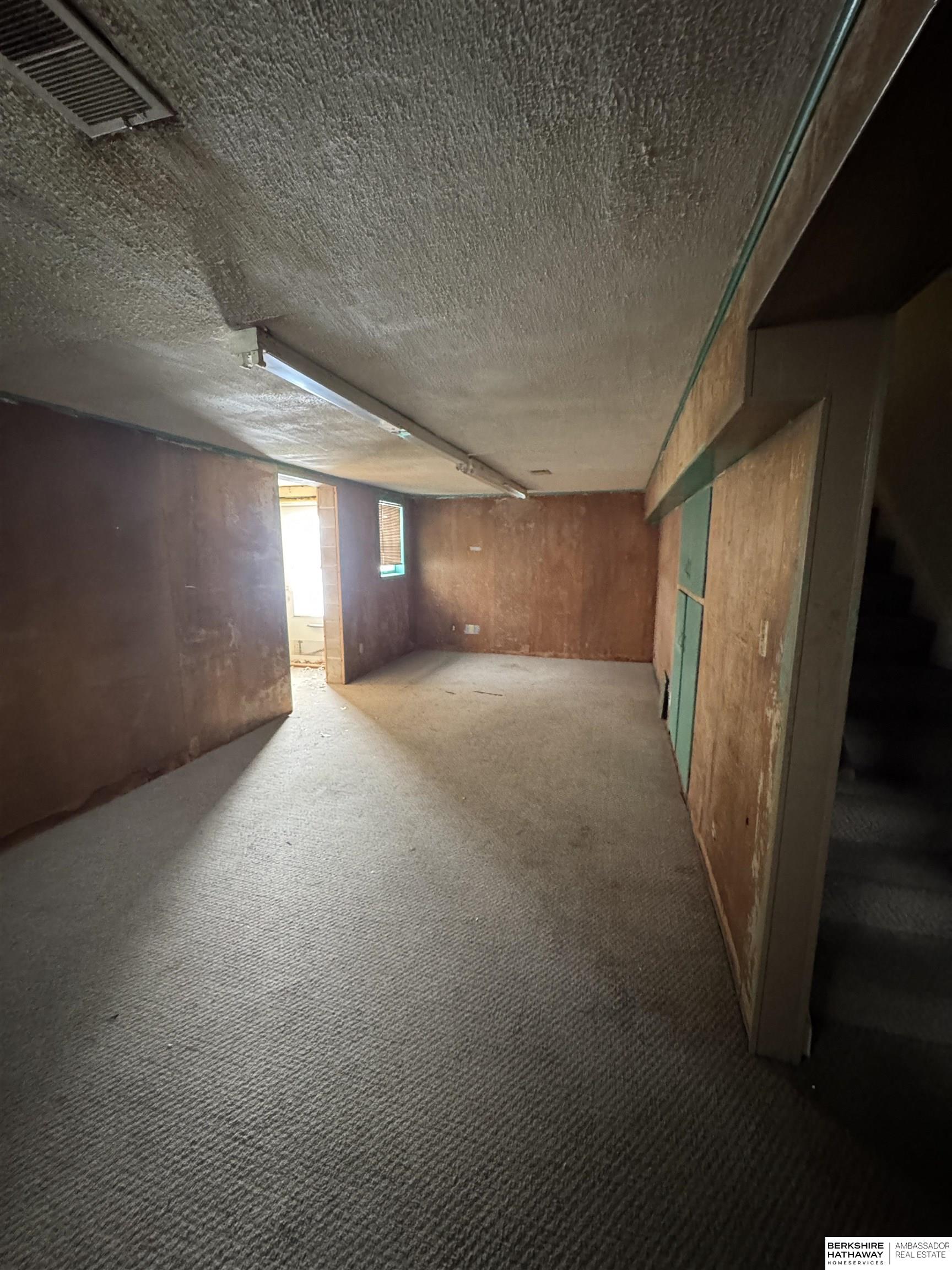 Omaha, Nebraska 68124, United States, 3 Bedrooms Bedrooms, ,2 BathroomsBathrooms,Residential,Pending,4506