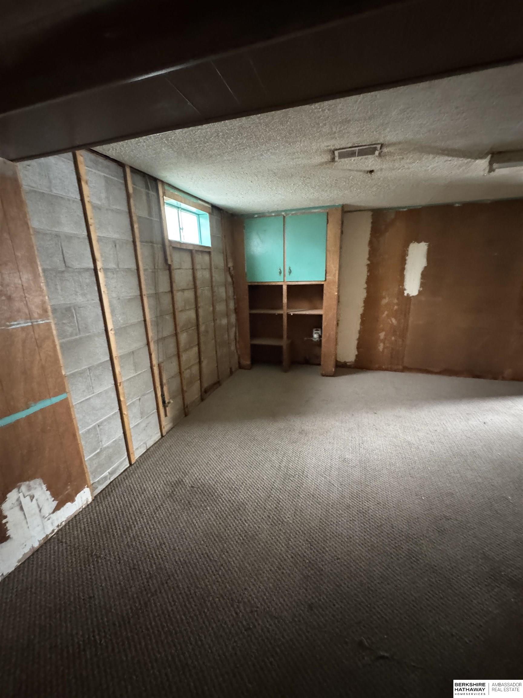 Omaha, Nebraska 68124, United States, 3 Bedrooms Bedrooms, ,2 BathroomsBathrooms,Residential,Pending,4506