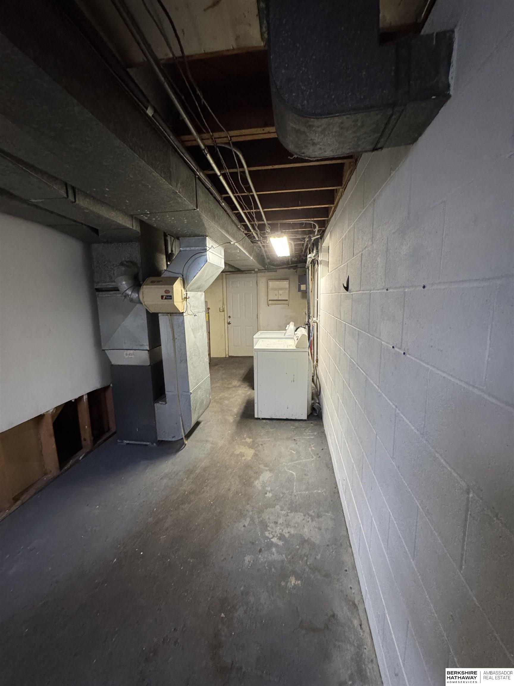 Omaha, Nebraska 68124, United States, 3 Bedrooms Bedrooms, ,2 BathroomsBathrooms,Residential,Pending,4506