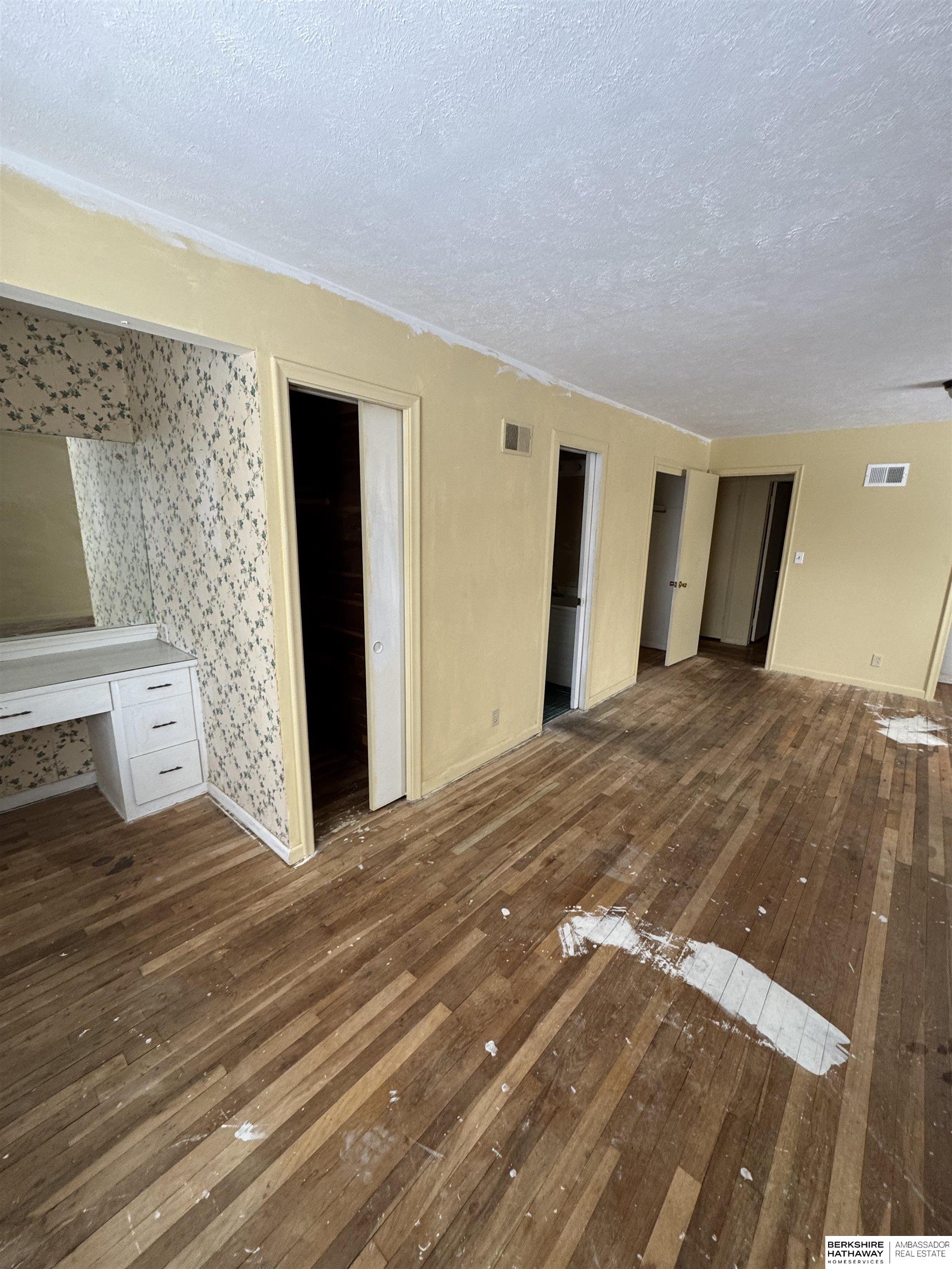 Omaha, Nebraska 68124, United States, 3 Bedrooms Bedrooms, ,2 BathroomsBathrooms,Residential,Pending,4506