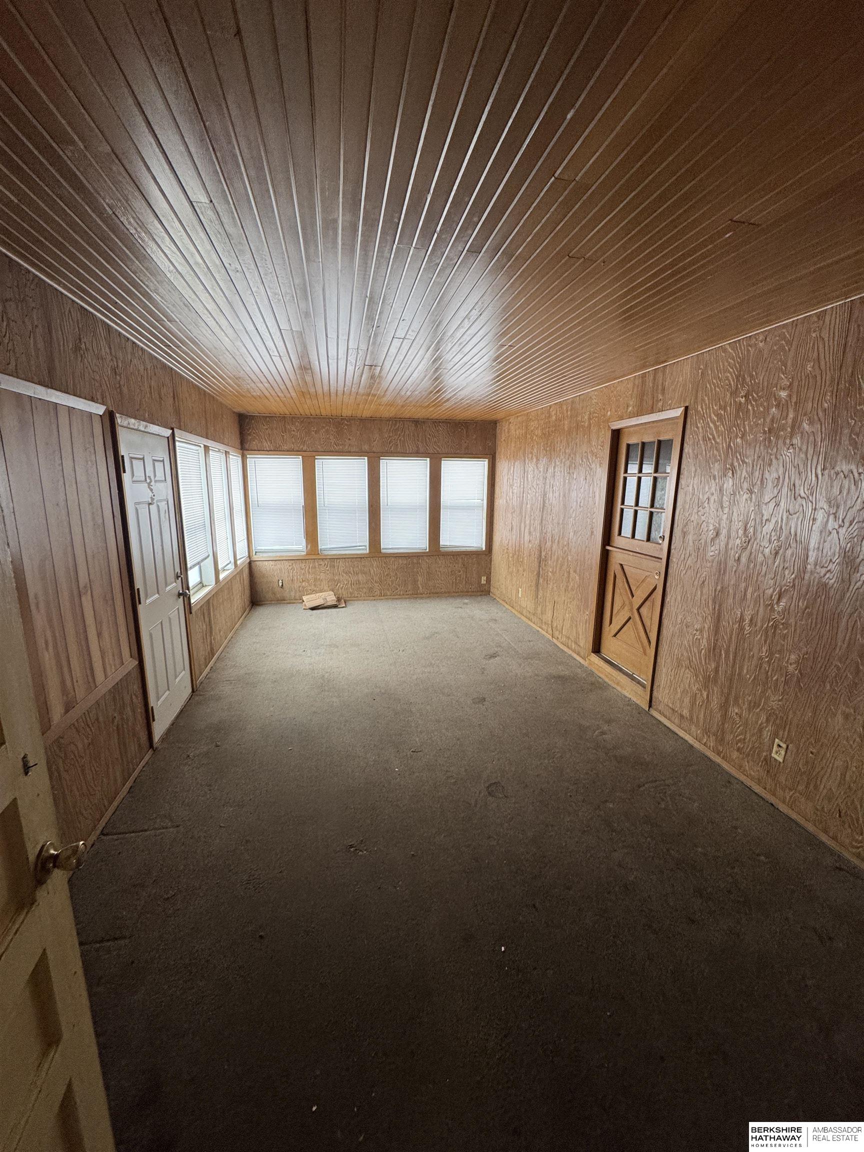 Omaha, Nebraska 68124, United States, 3 Bedrooms Bedrooms, ,2 BathroomsBathrooms,Residential,Pending,4506